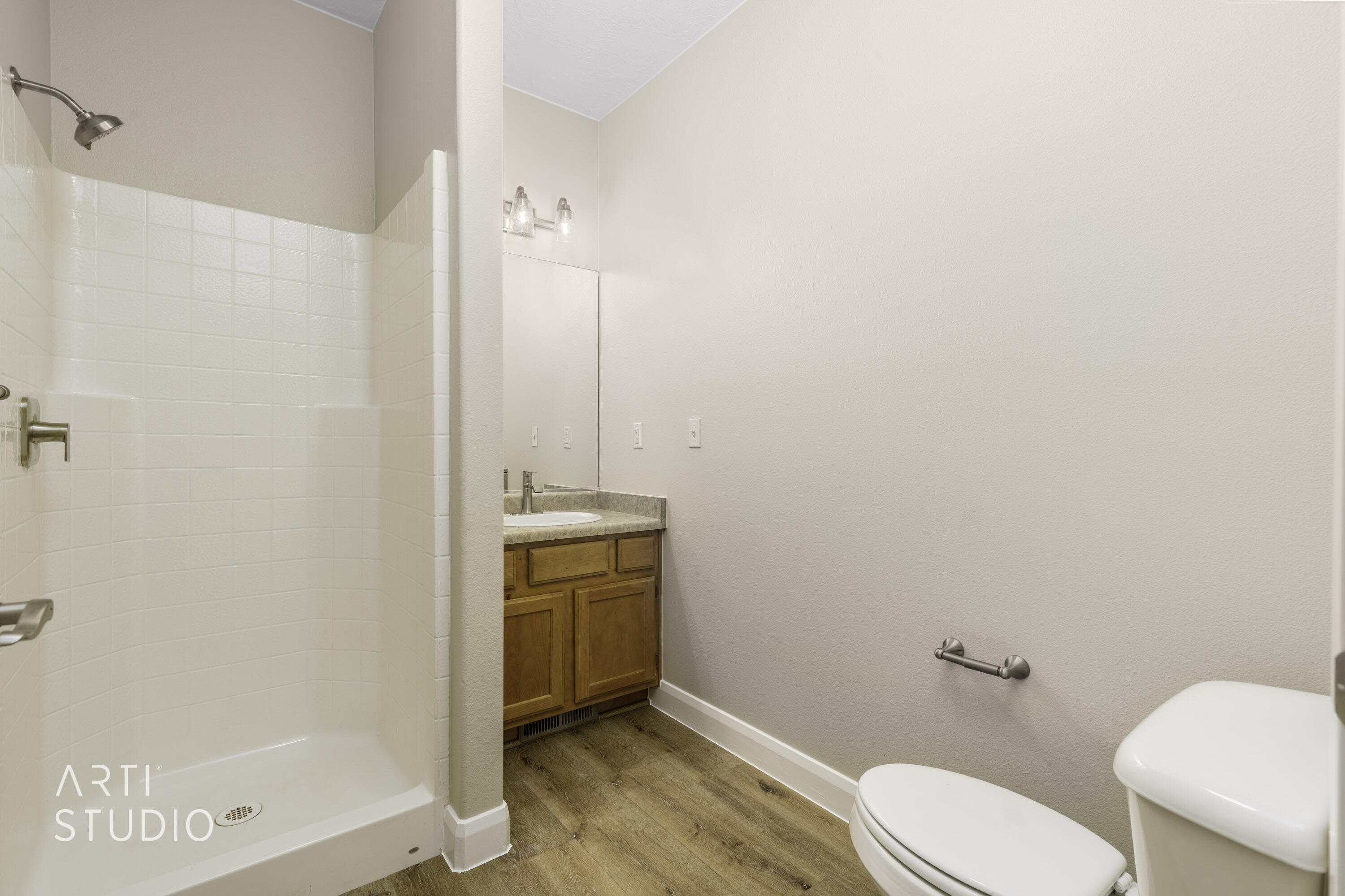 700 N Main ST Unit: #F3