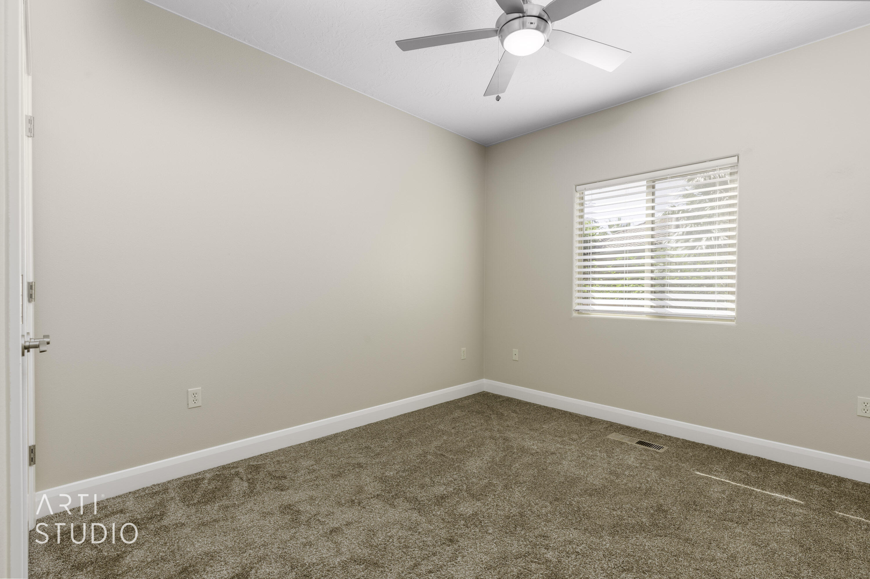 700 N Main ST Unit: #F3