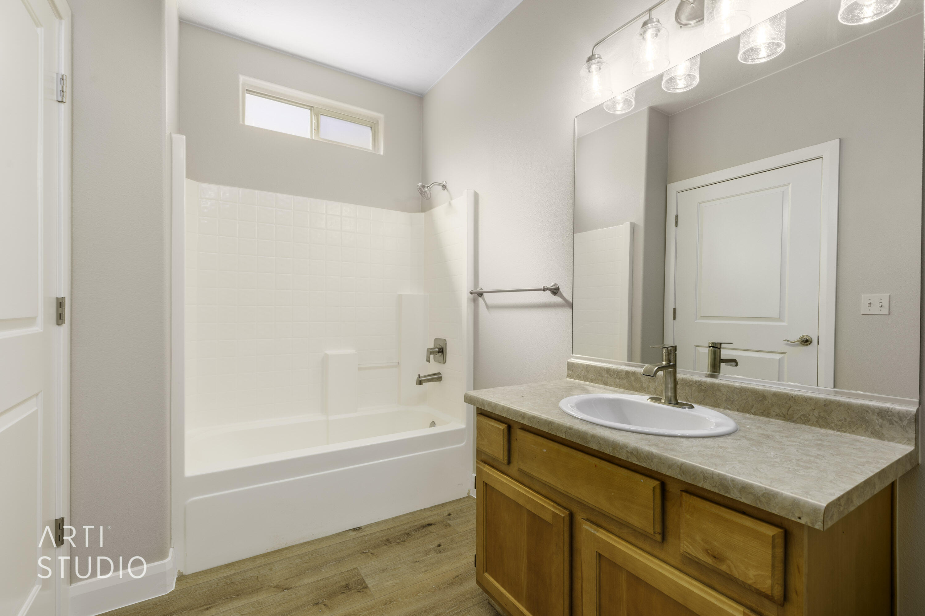 700 N Main ST Unit: #F3