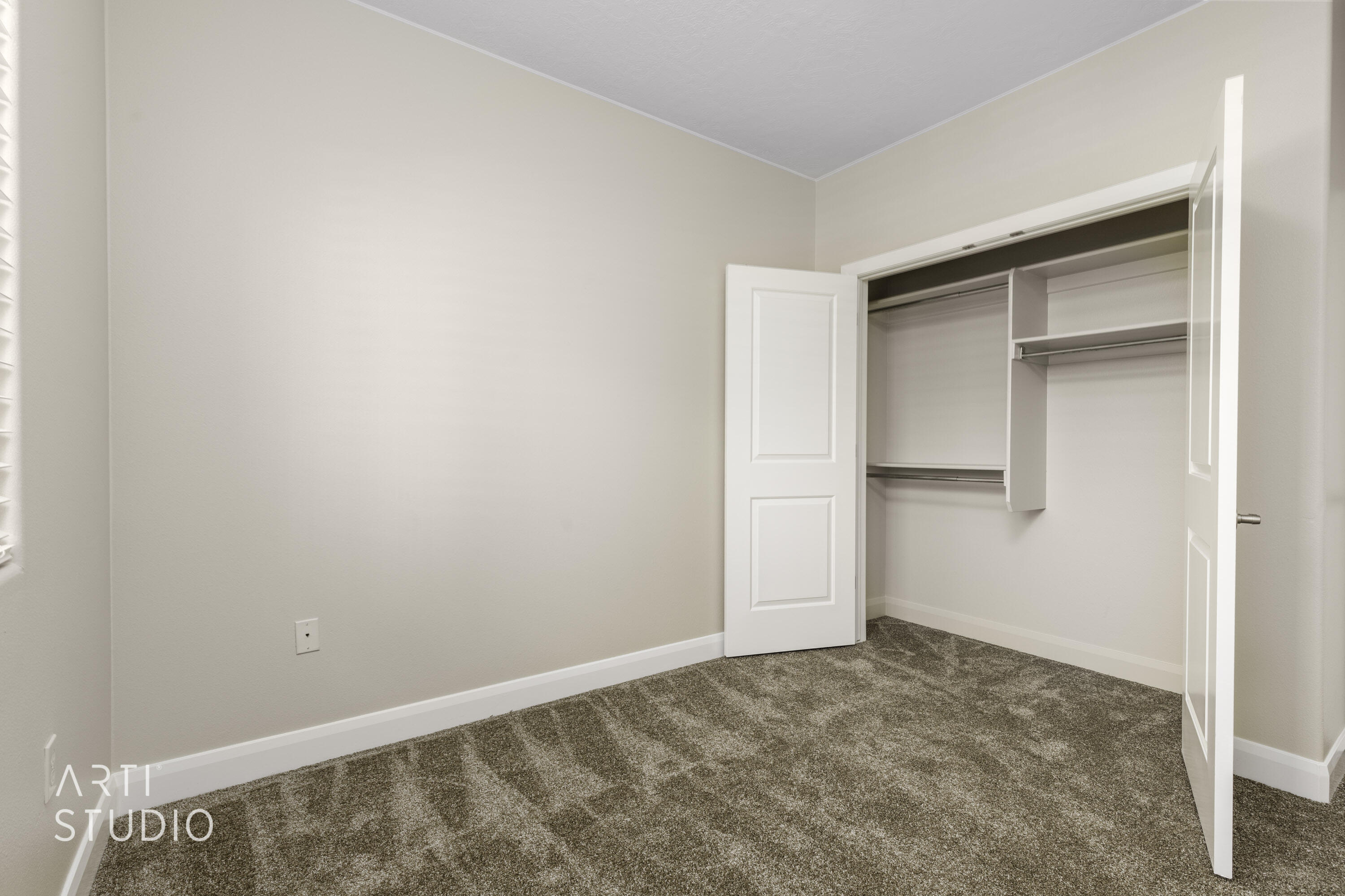 700 N Main ST Unit: #F3