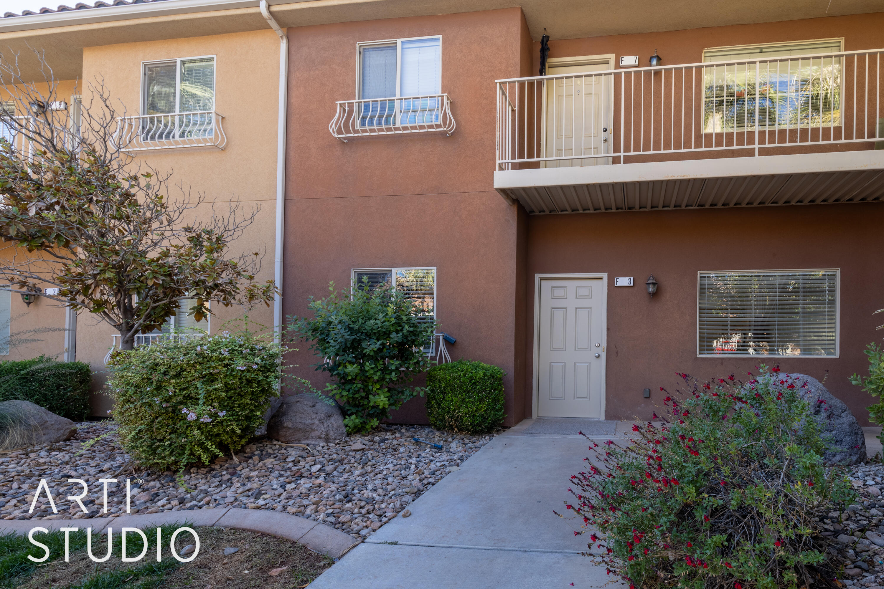 700 N Main ST Unit: #F3