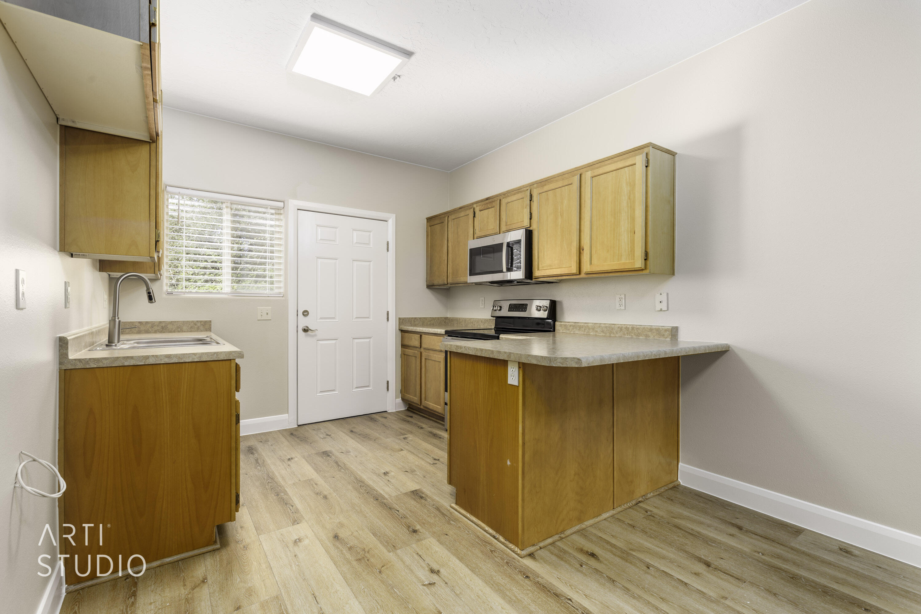 700 N Main ST Unit: #F3