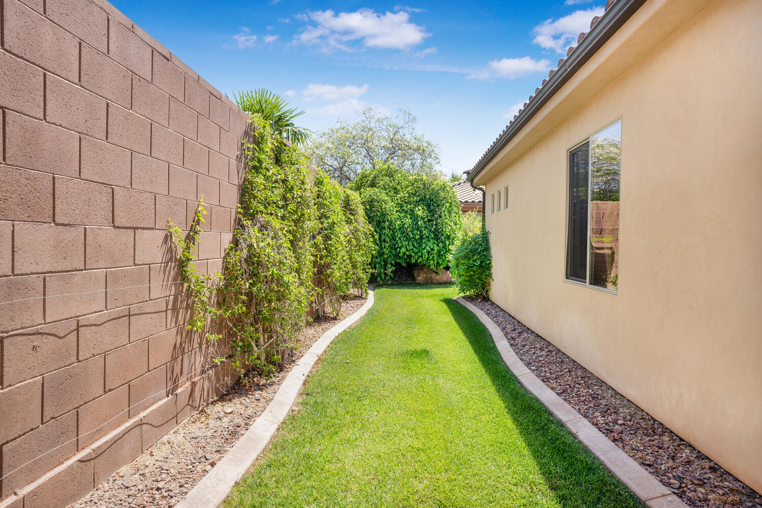 1844 N Wellington ST