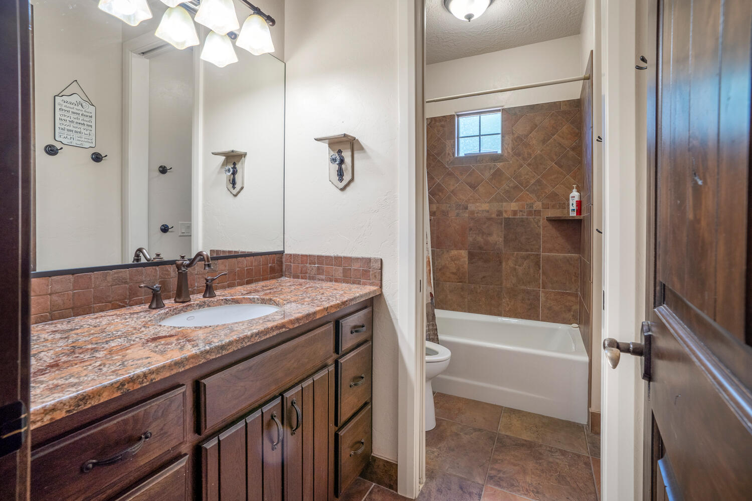 1844 N Wellington ST