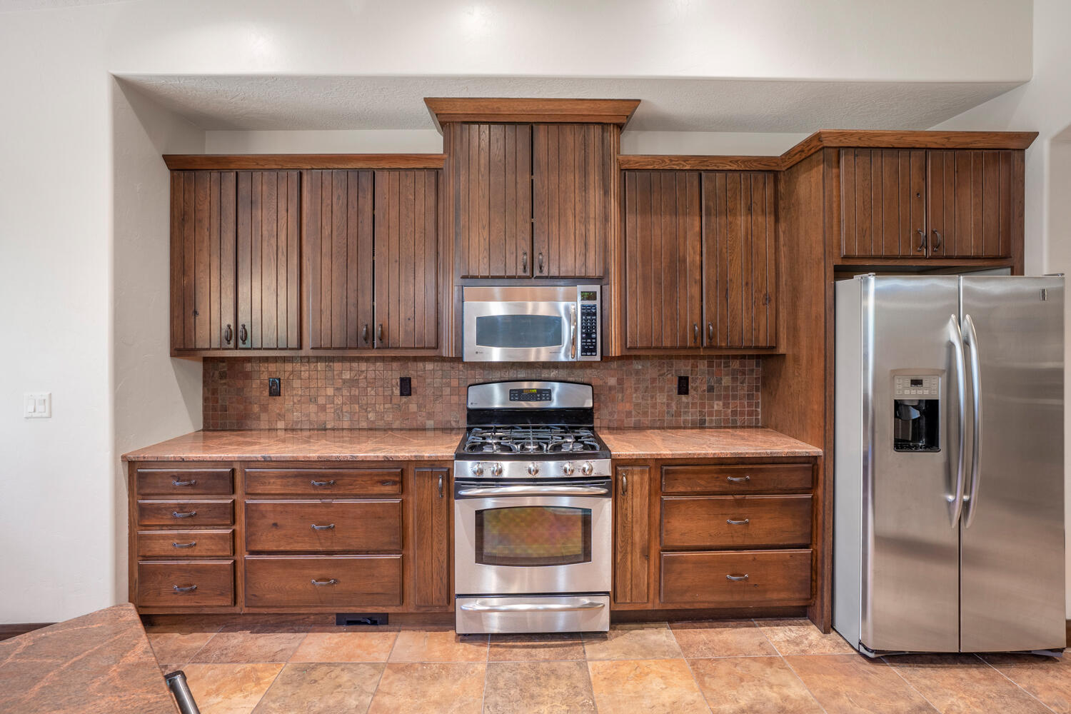 1844 N Wellington ST