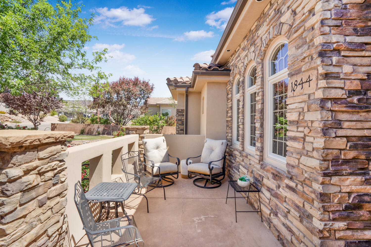 1844 N Wellington ST