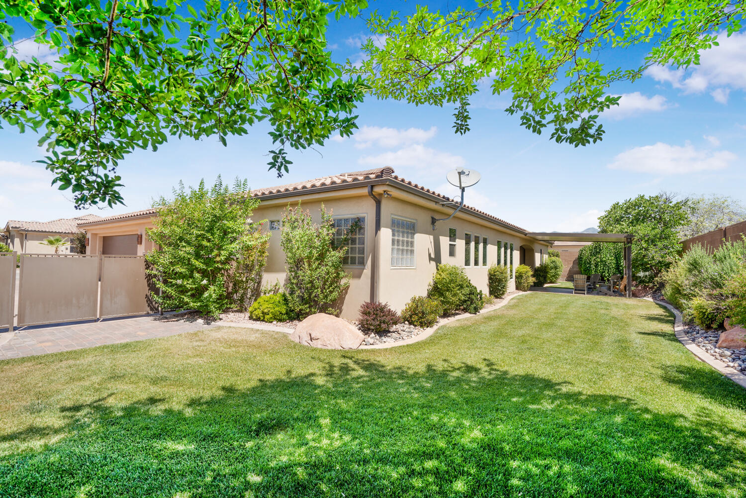 1844 N Wellington ST