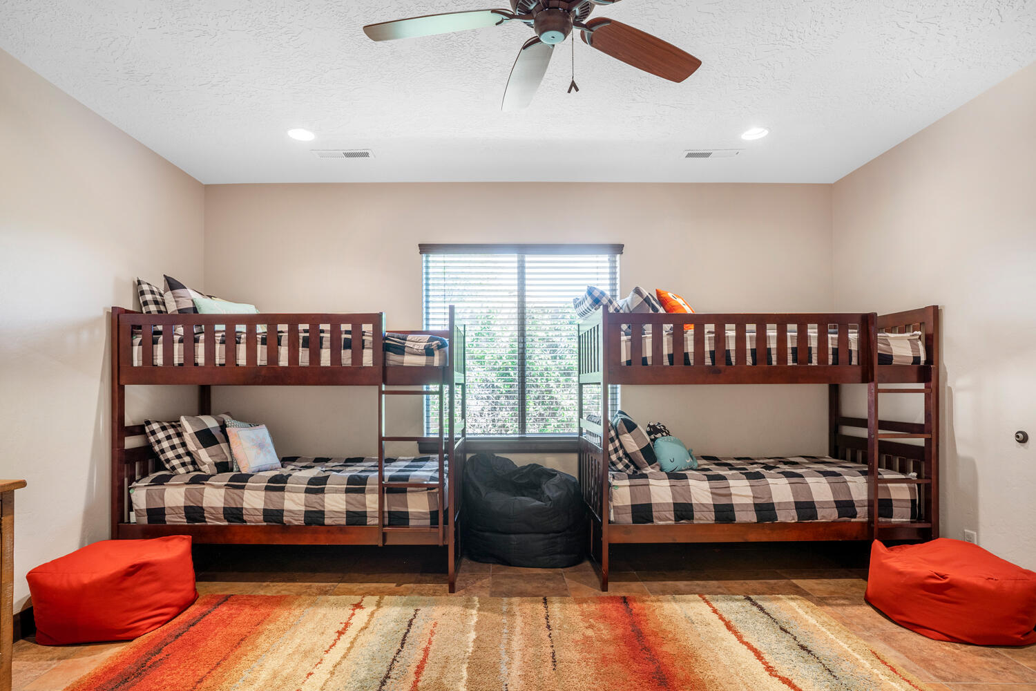 1844 N Wellington ST