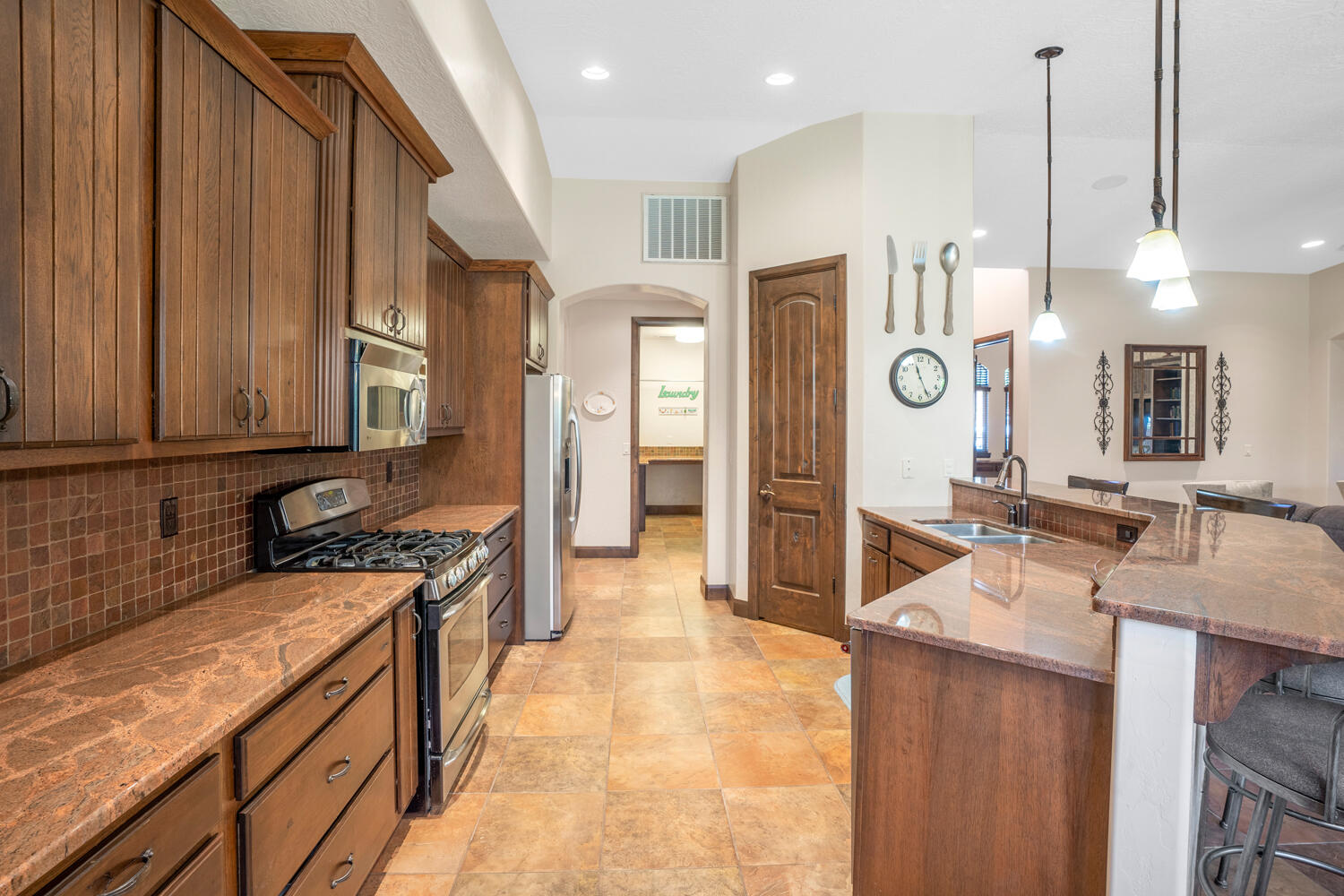 1844 N Wellington ST