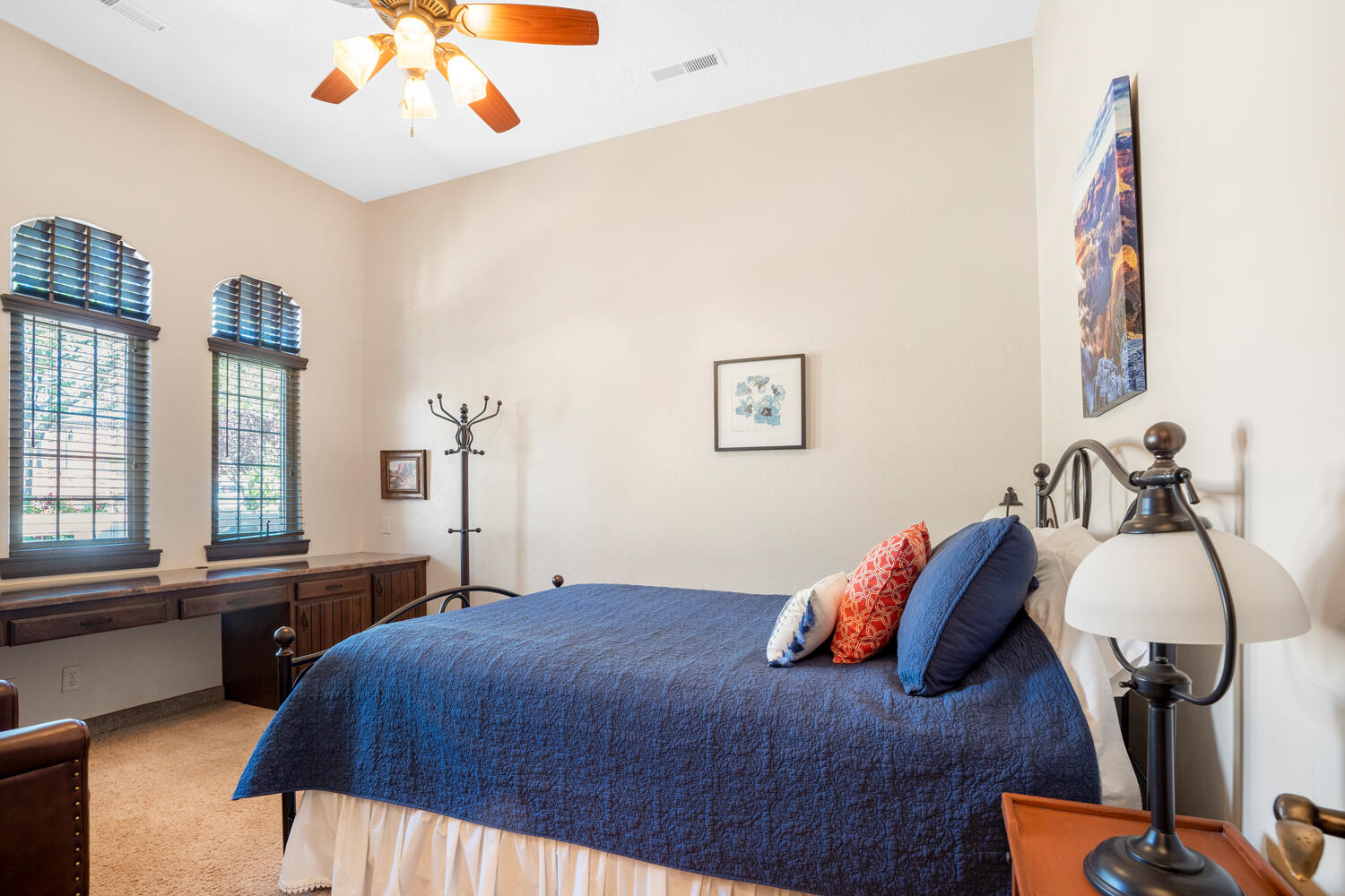 1844 N Wellington ST