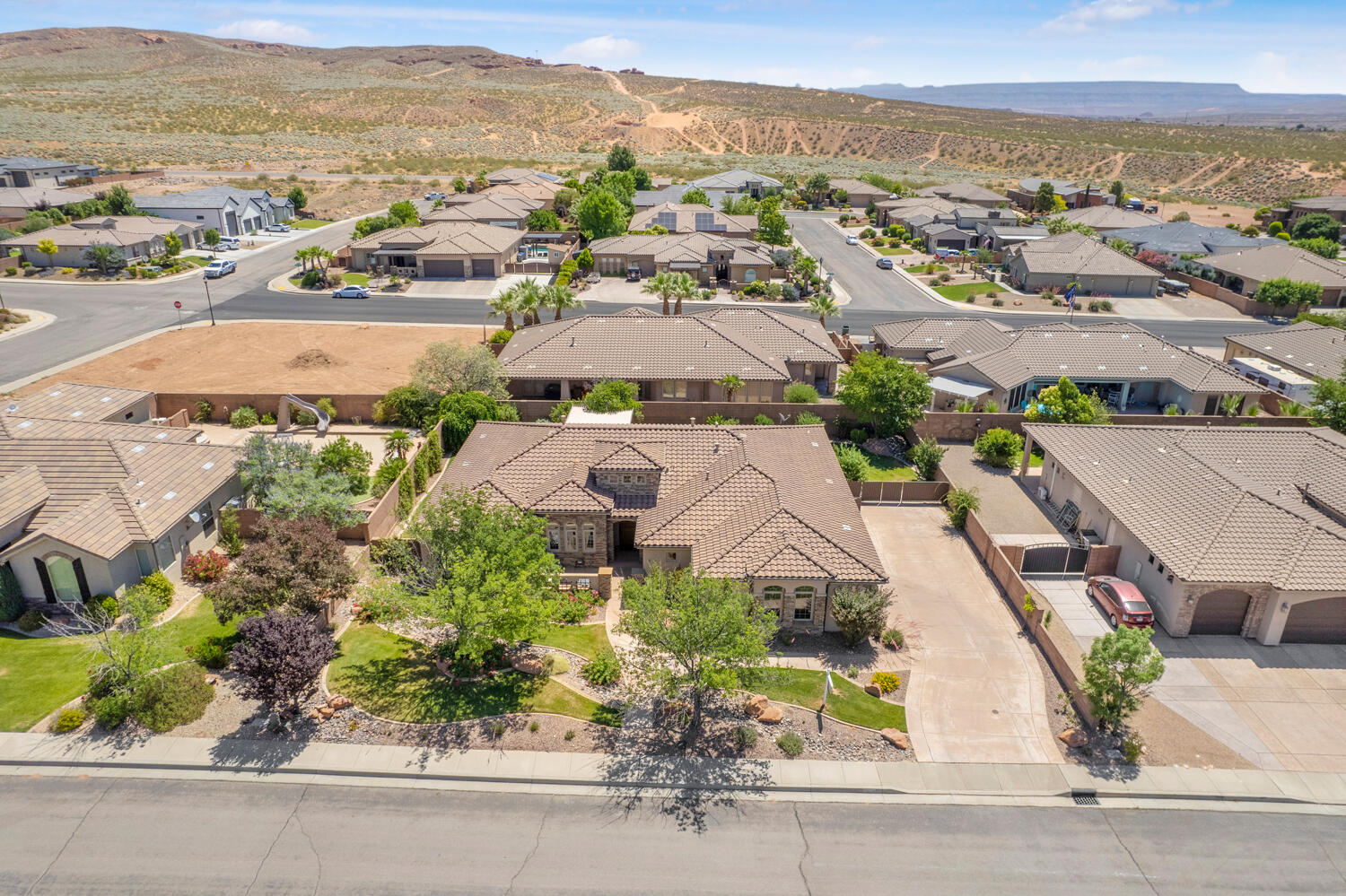 1844 N Wellington ST