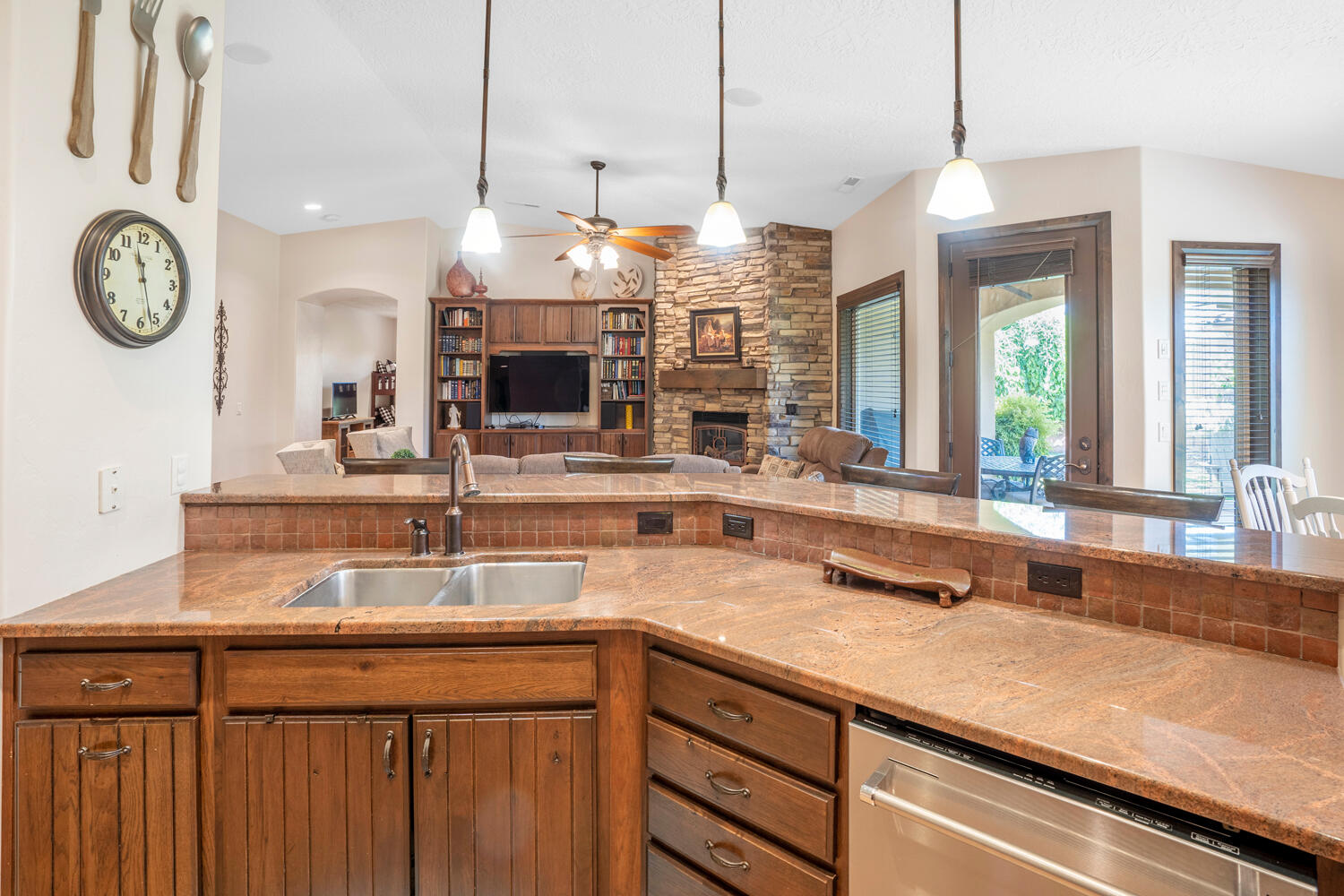 1844 N Wellington ST