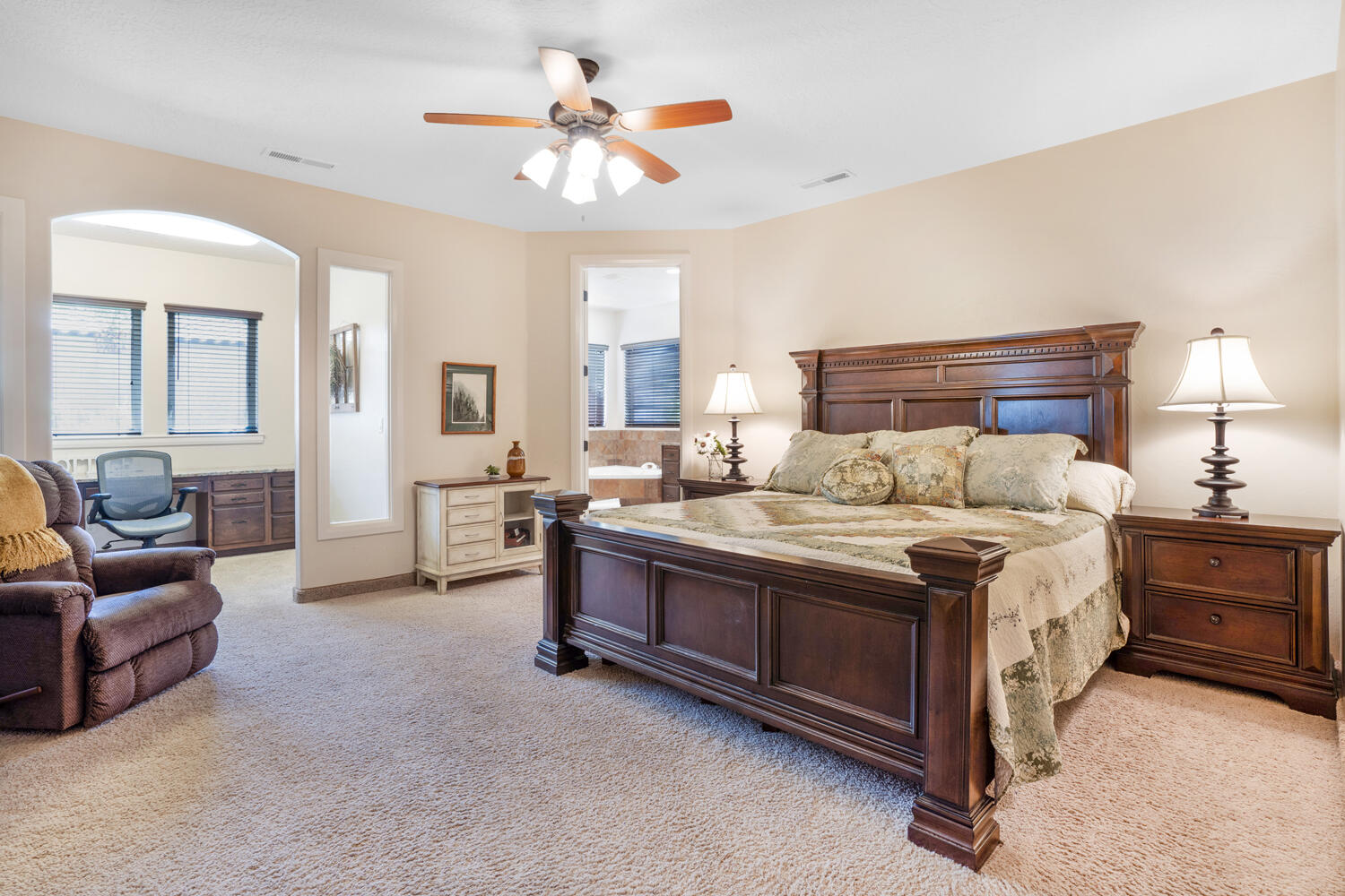 1844 N Wellington ST