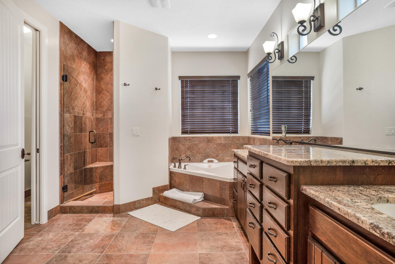 1844 N Wellington ST