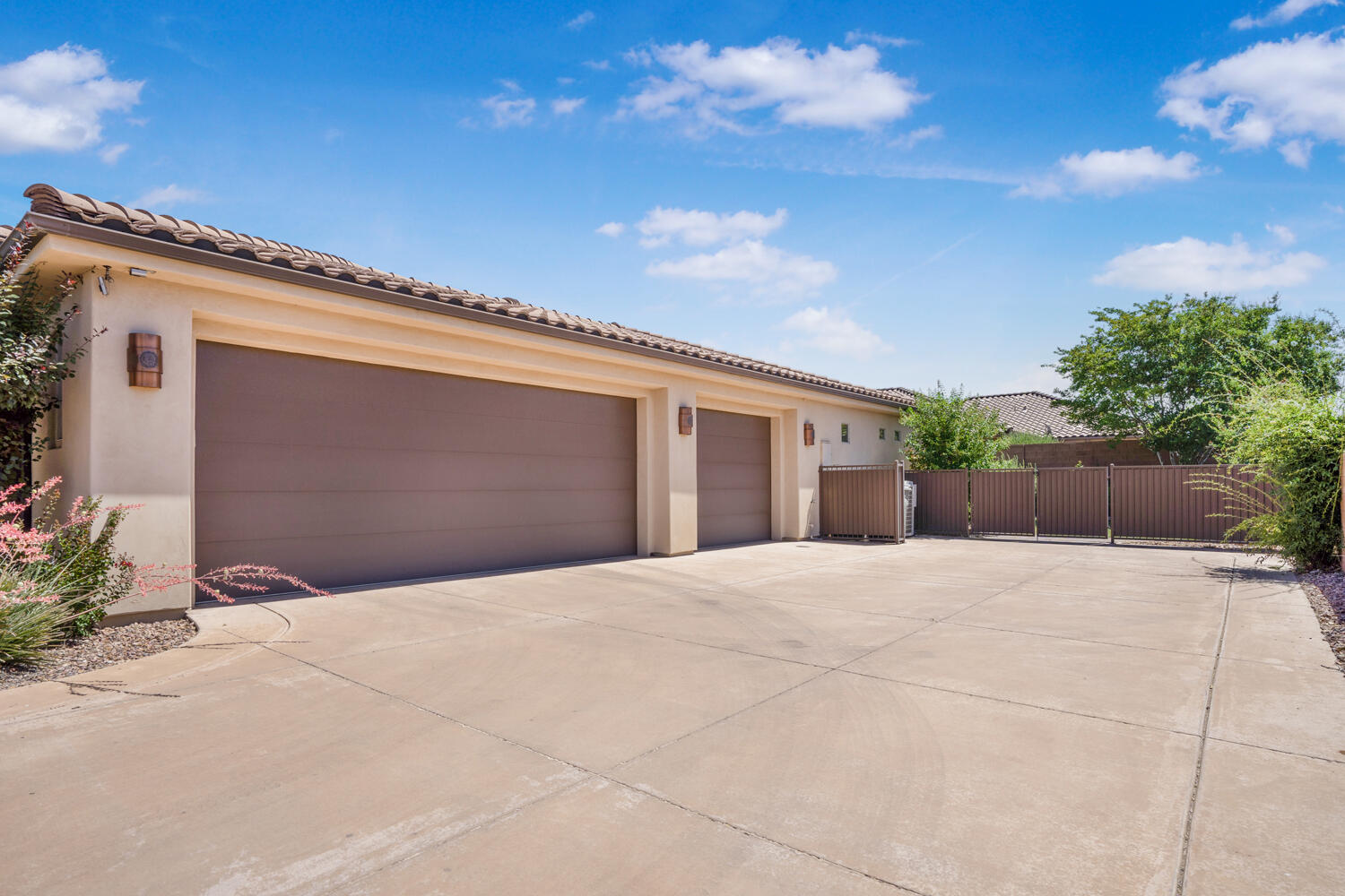 1844 N Wellington ST