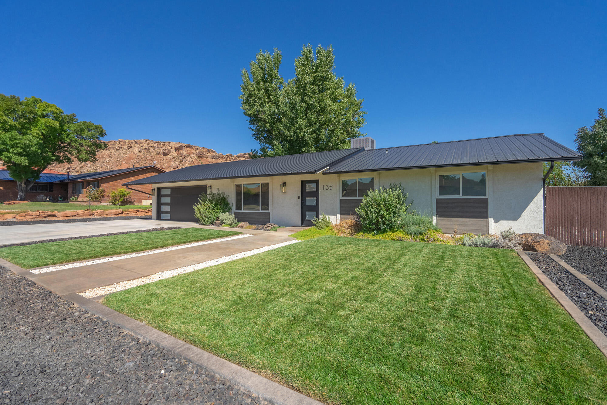 1135 Redwood Tree ST