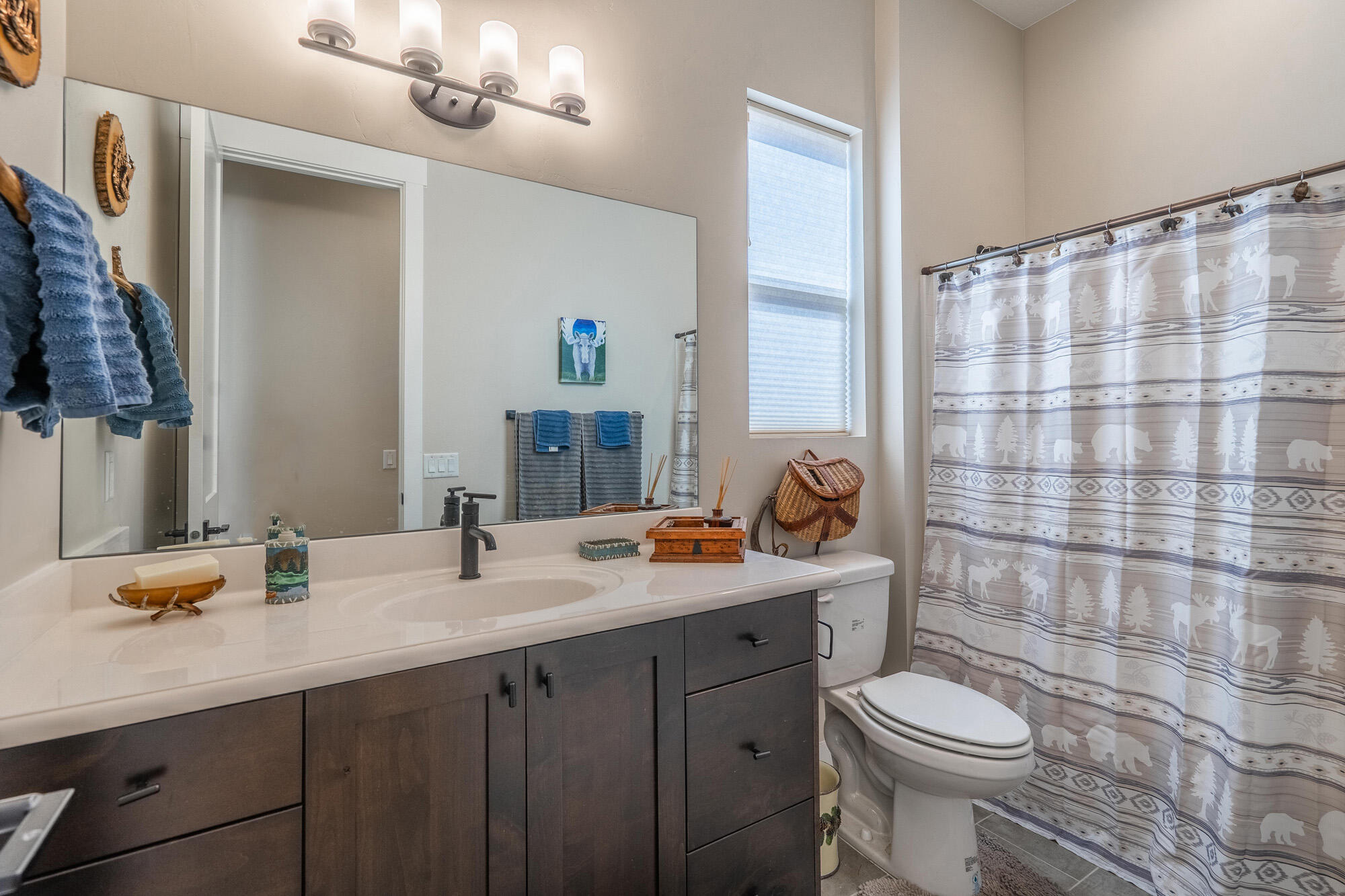 1137 W Grayson DR