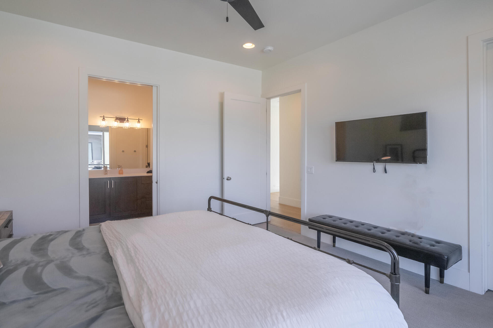 3080 S BLOOMINGTON DRIVE E Unit: #B4