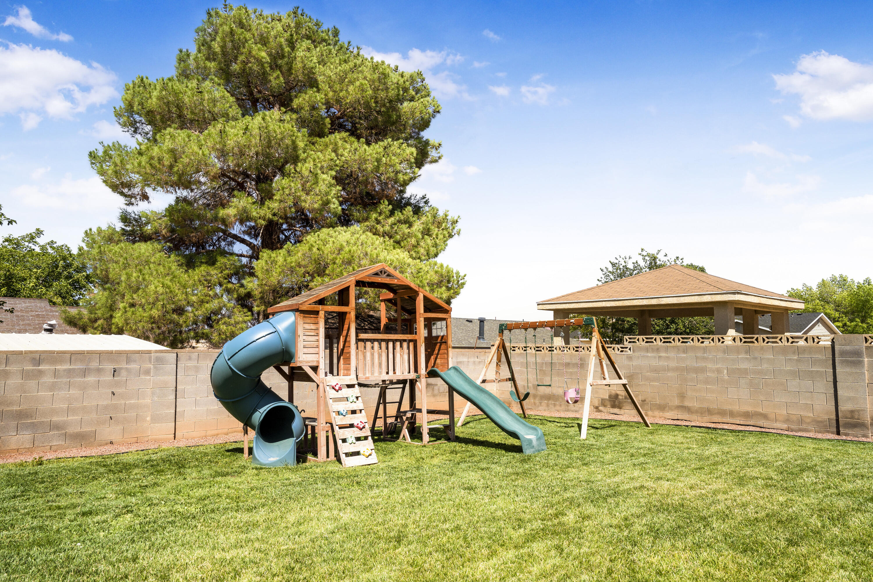 1655 Maplewood Way