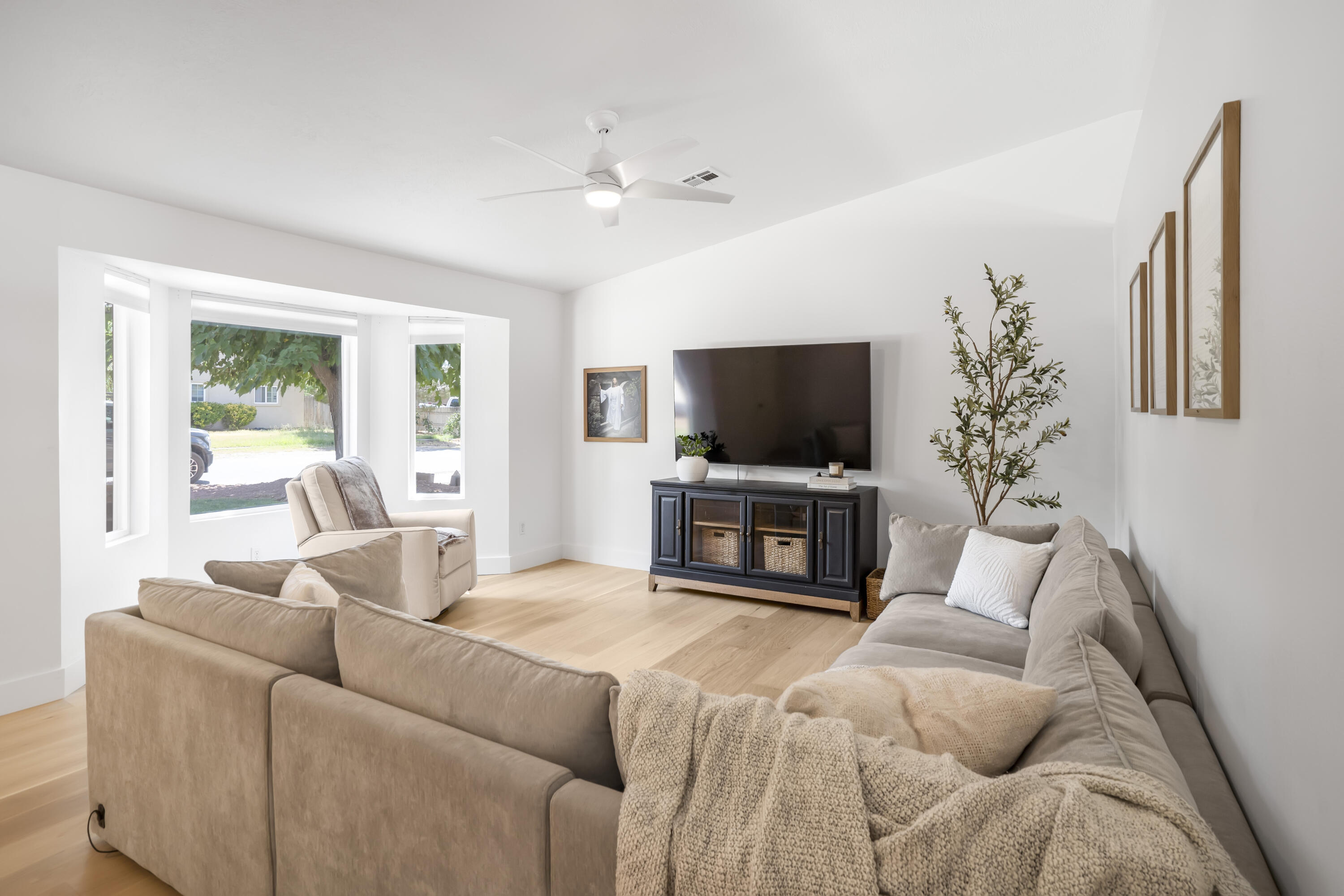 1655 Maplewood Way