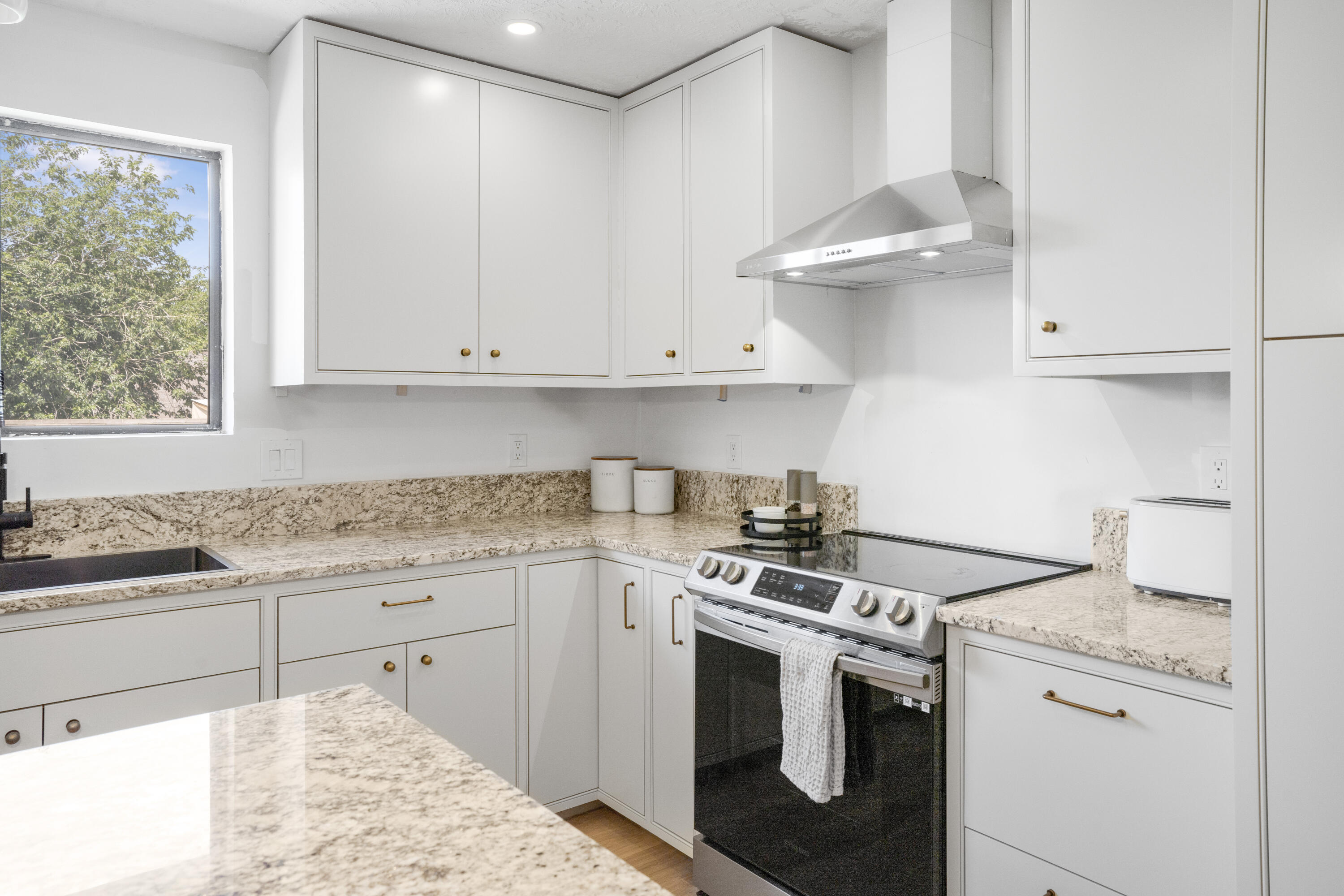 1655 Maplewood Way