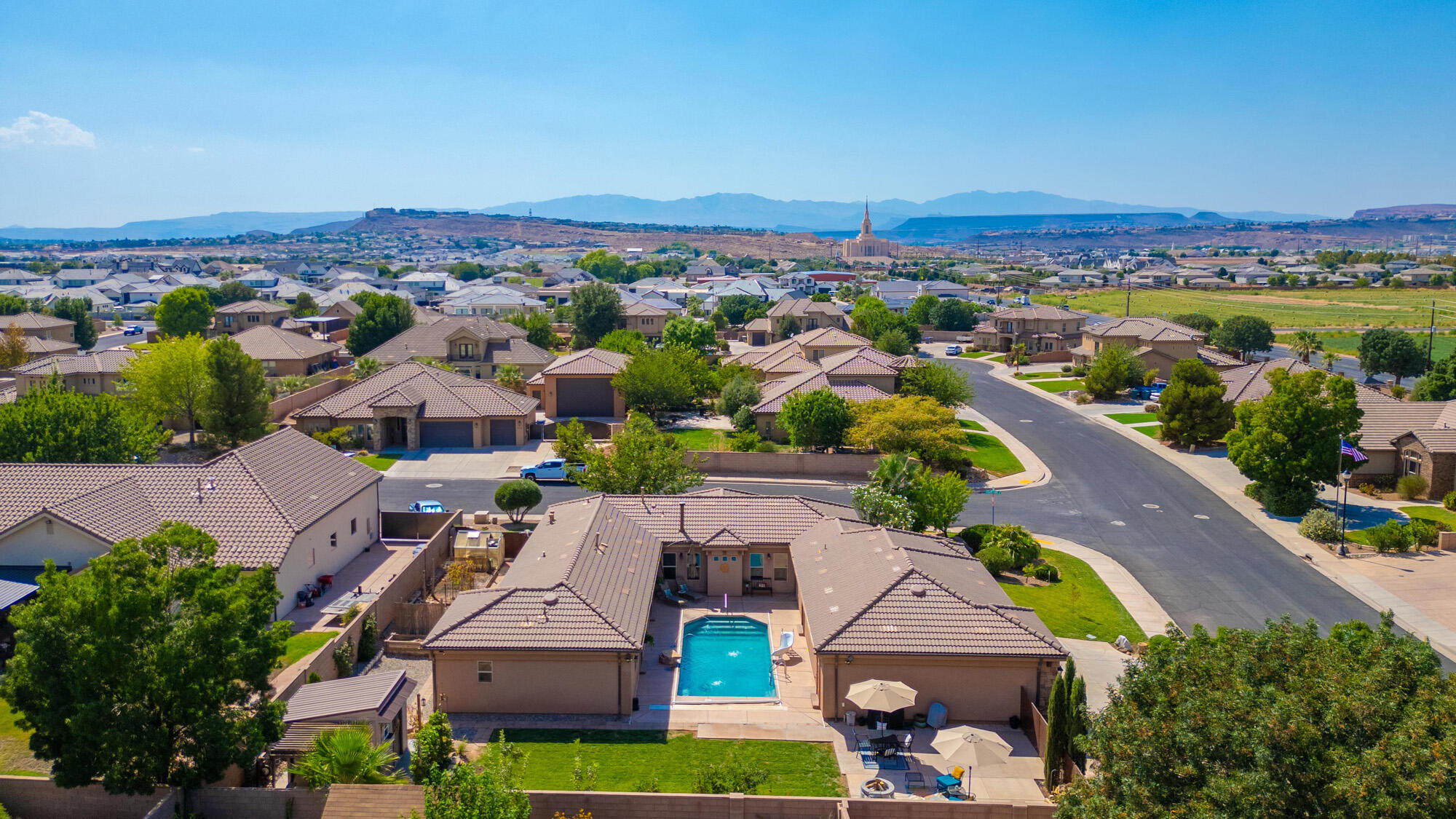3721 Brade LN
