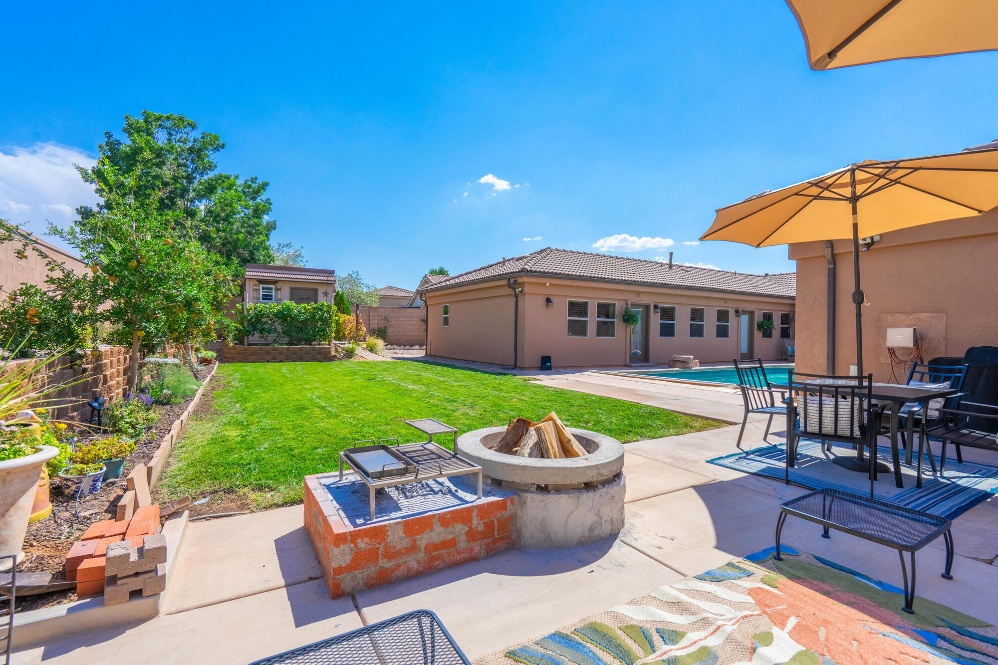 3721 Brade LN
