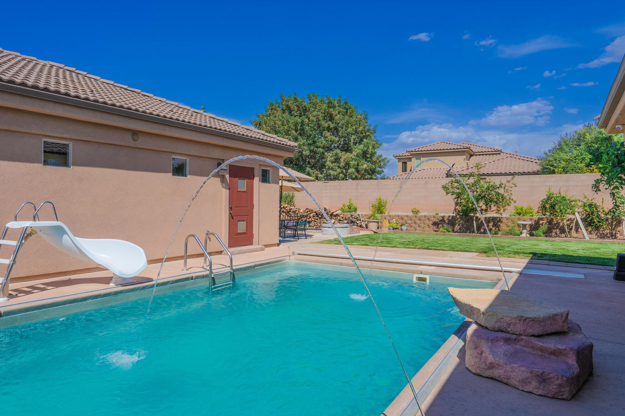 3721 Brade LN