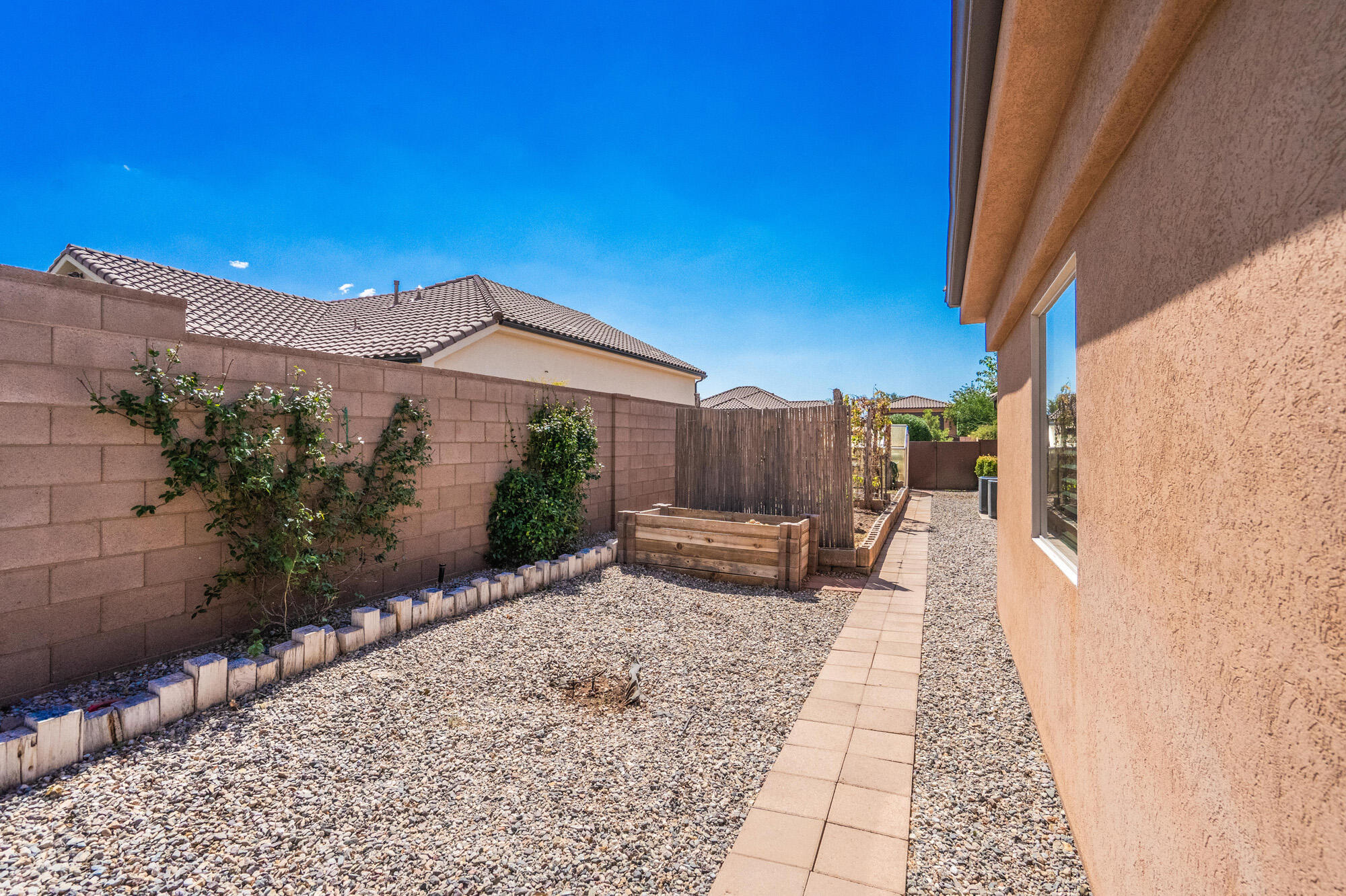 3721 Brade LN