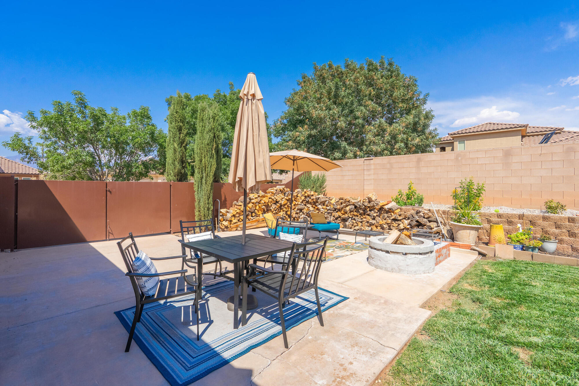 3721 Brade LN
