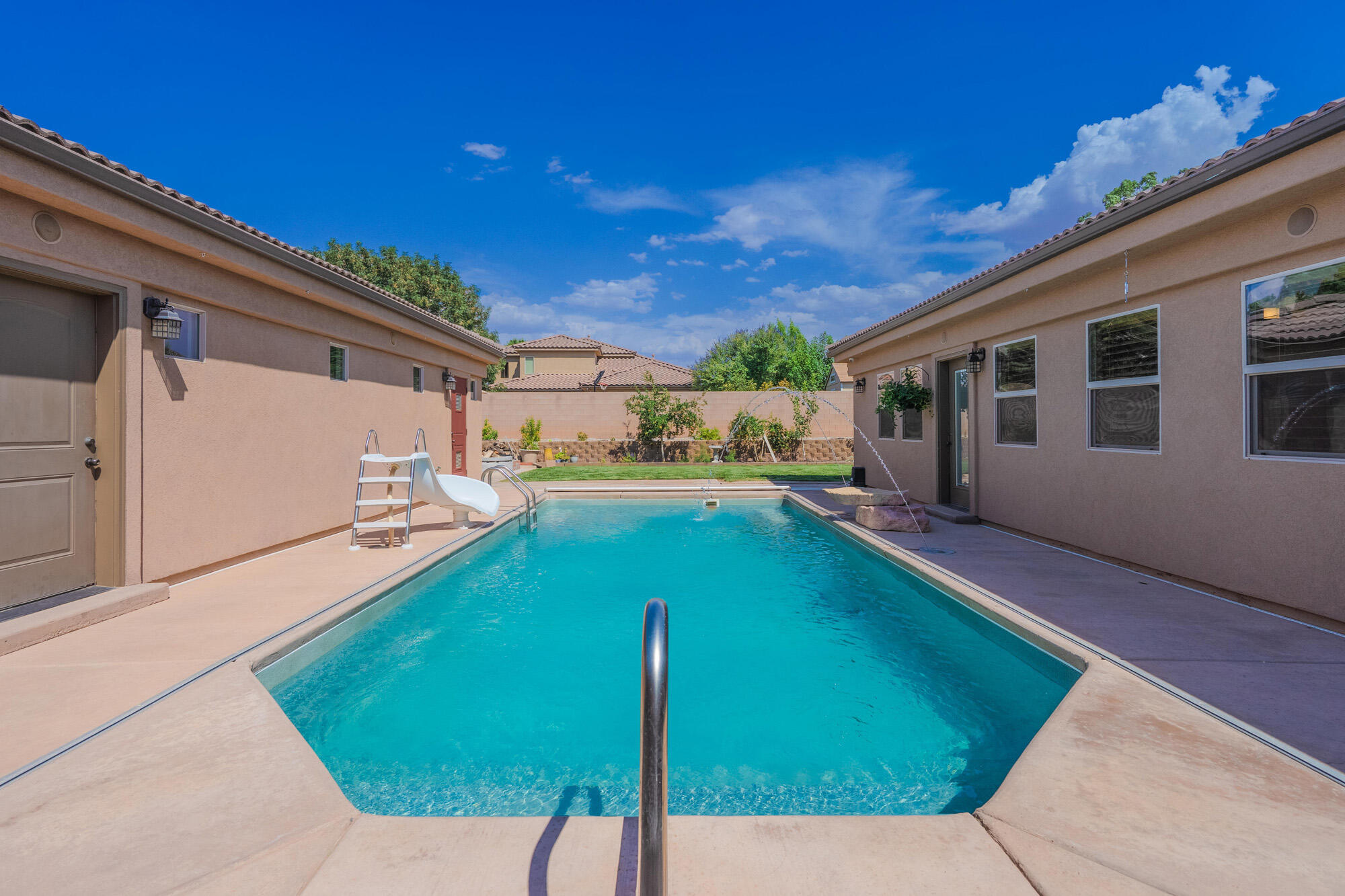 3721 Brade LN