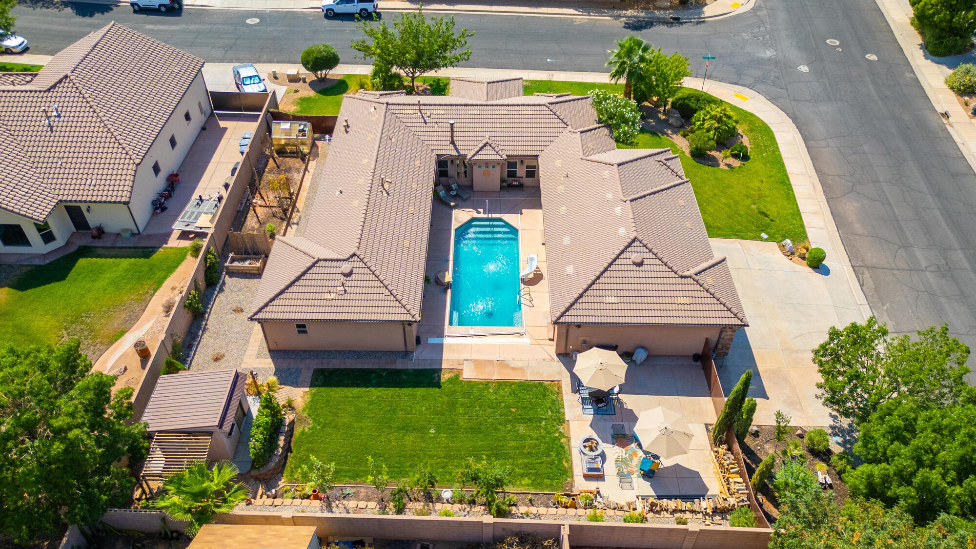 3721 Brade LN