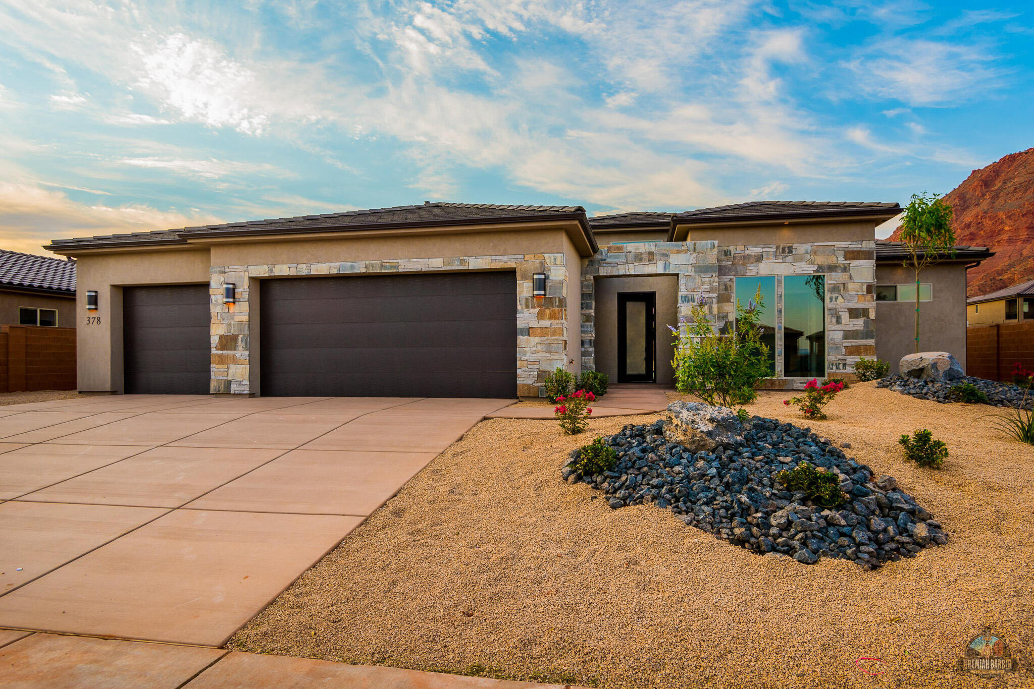 378 W Redstone CT