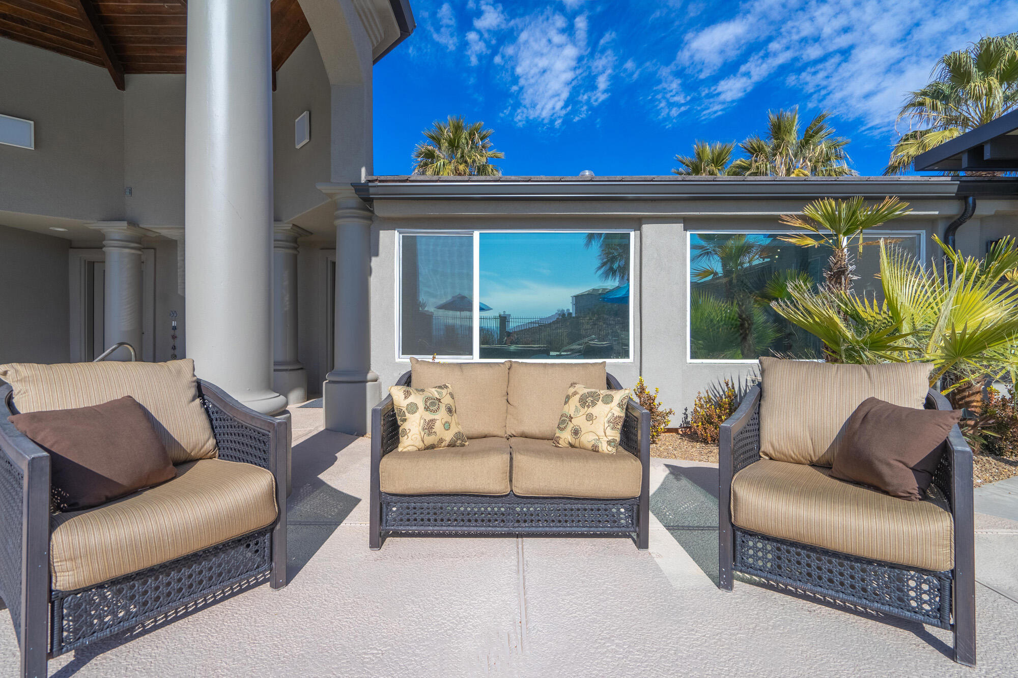 1297 W LIONS HEAD DR