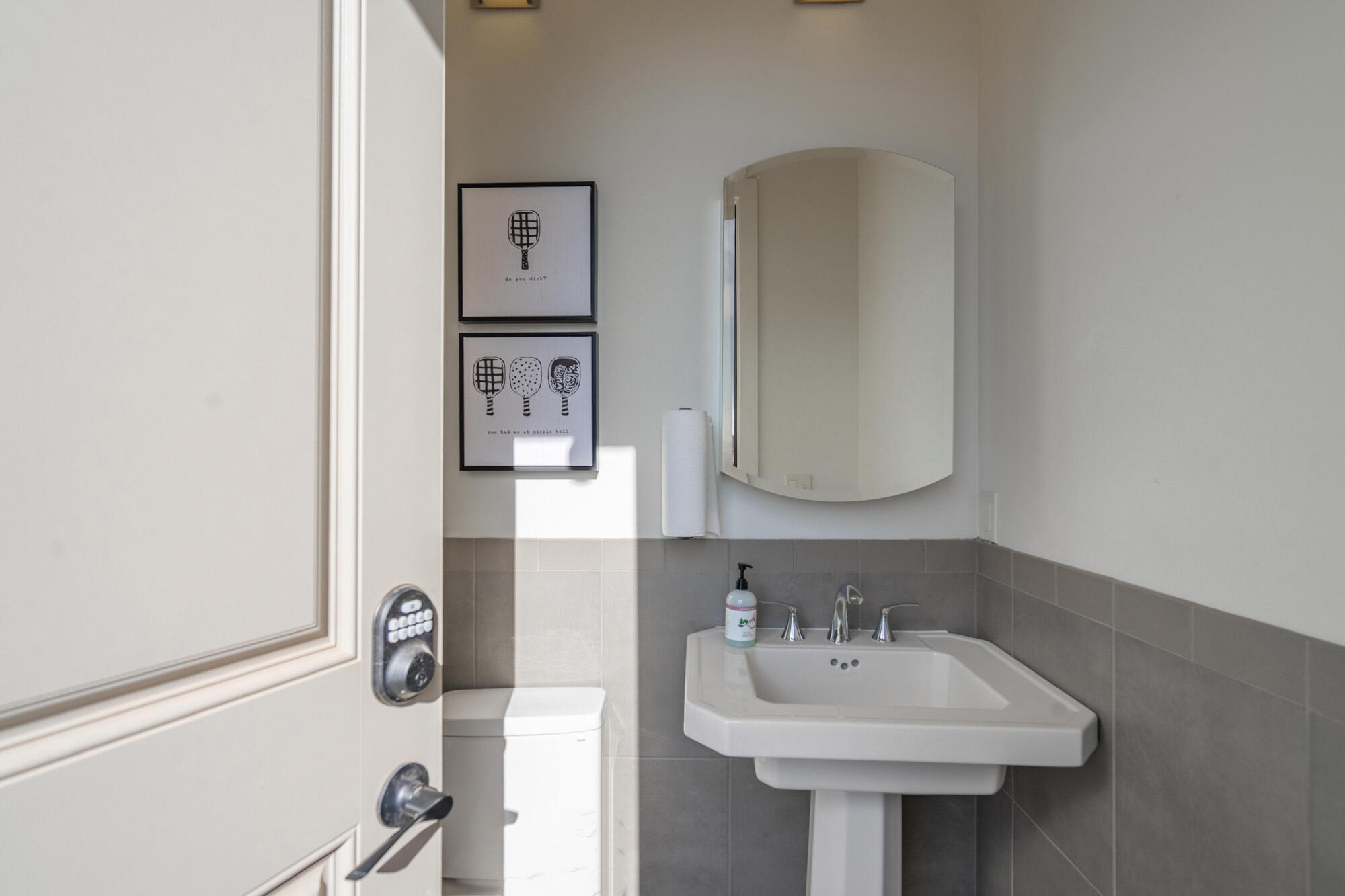 1297 W LIONS HEAD DR