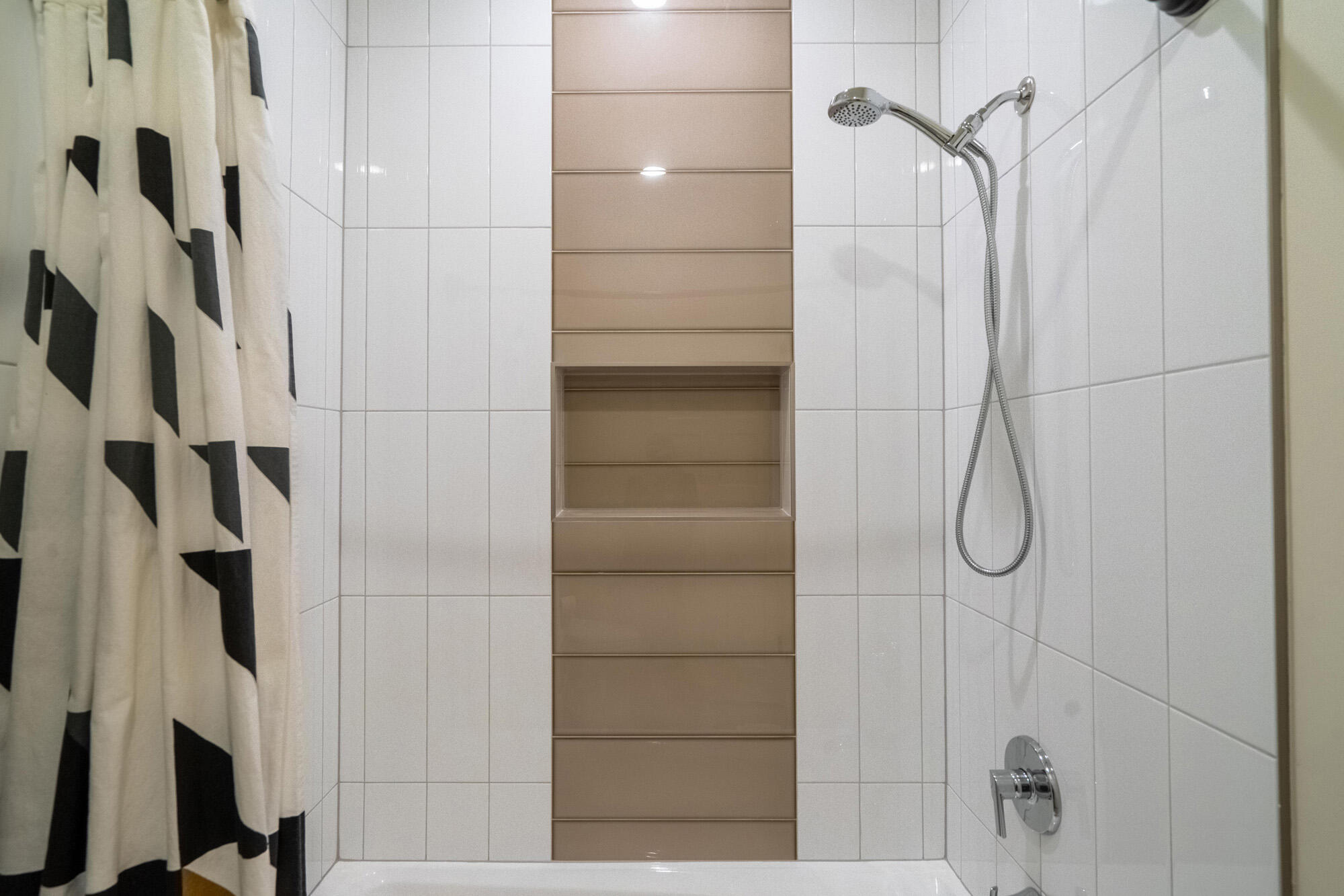 1297 W LIONS HEAD DR