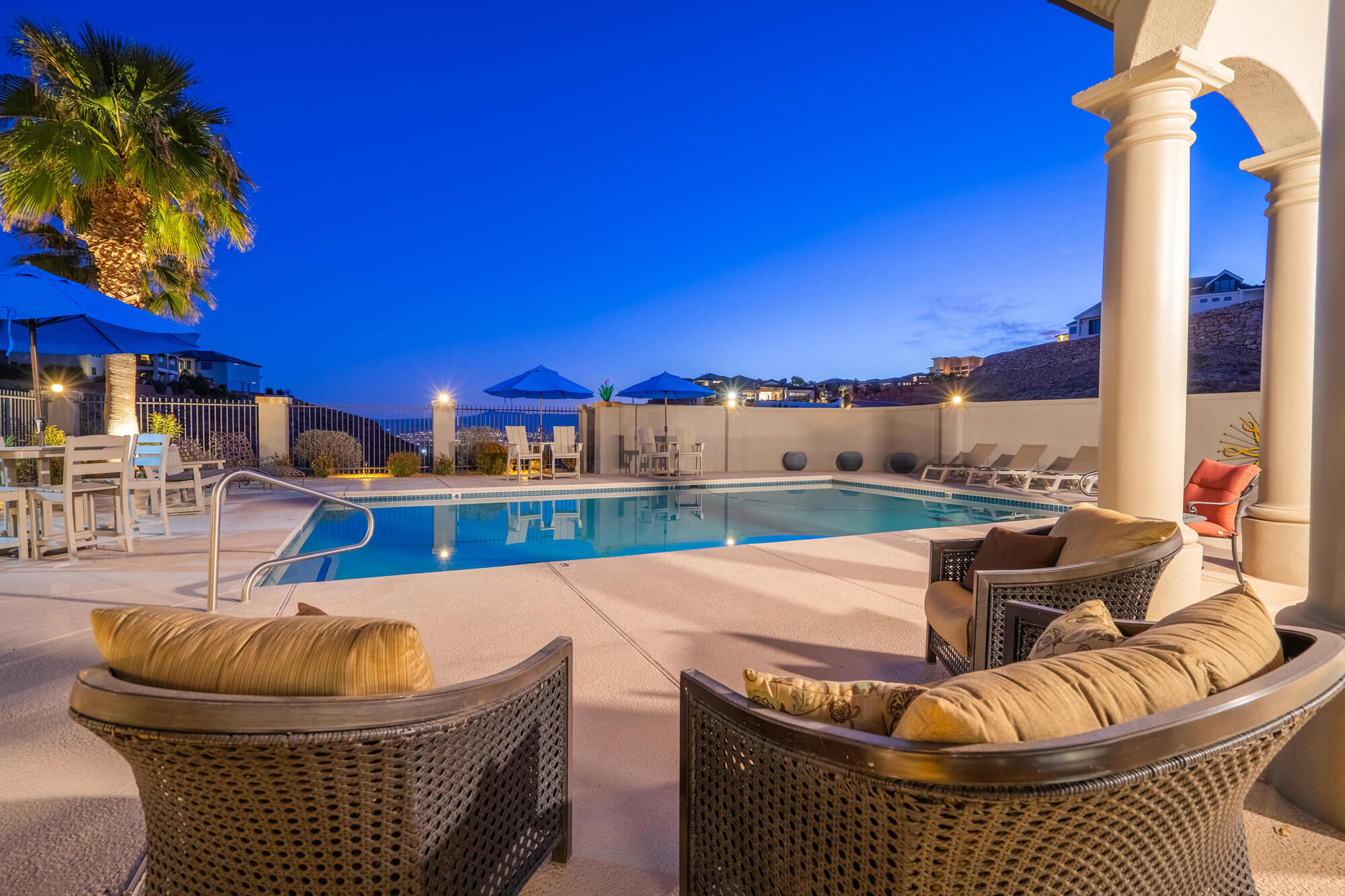 1297 W LIONS HEAD DR