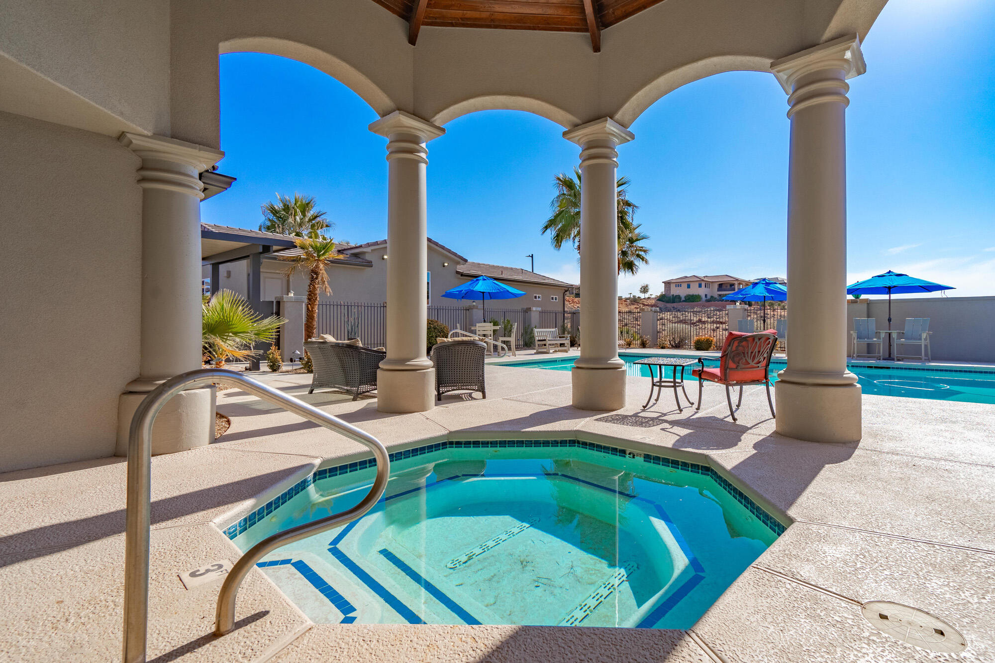 1297 W LIONS HEAD DR