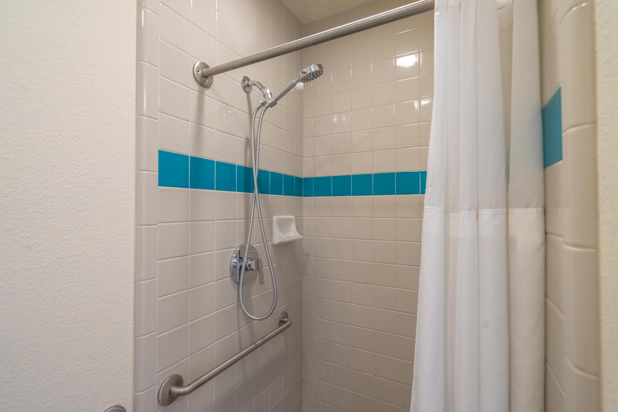 1297 W LIONS HEAD DR