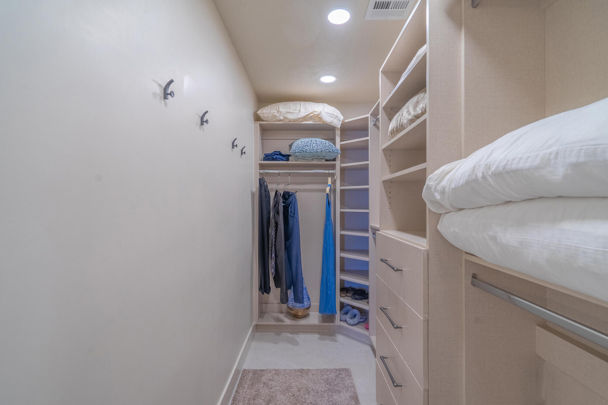 1297 W LIONS HEAD DR