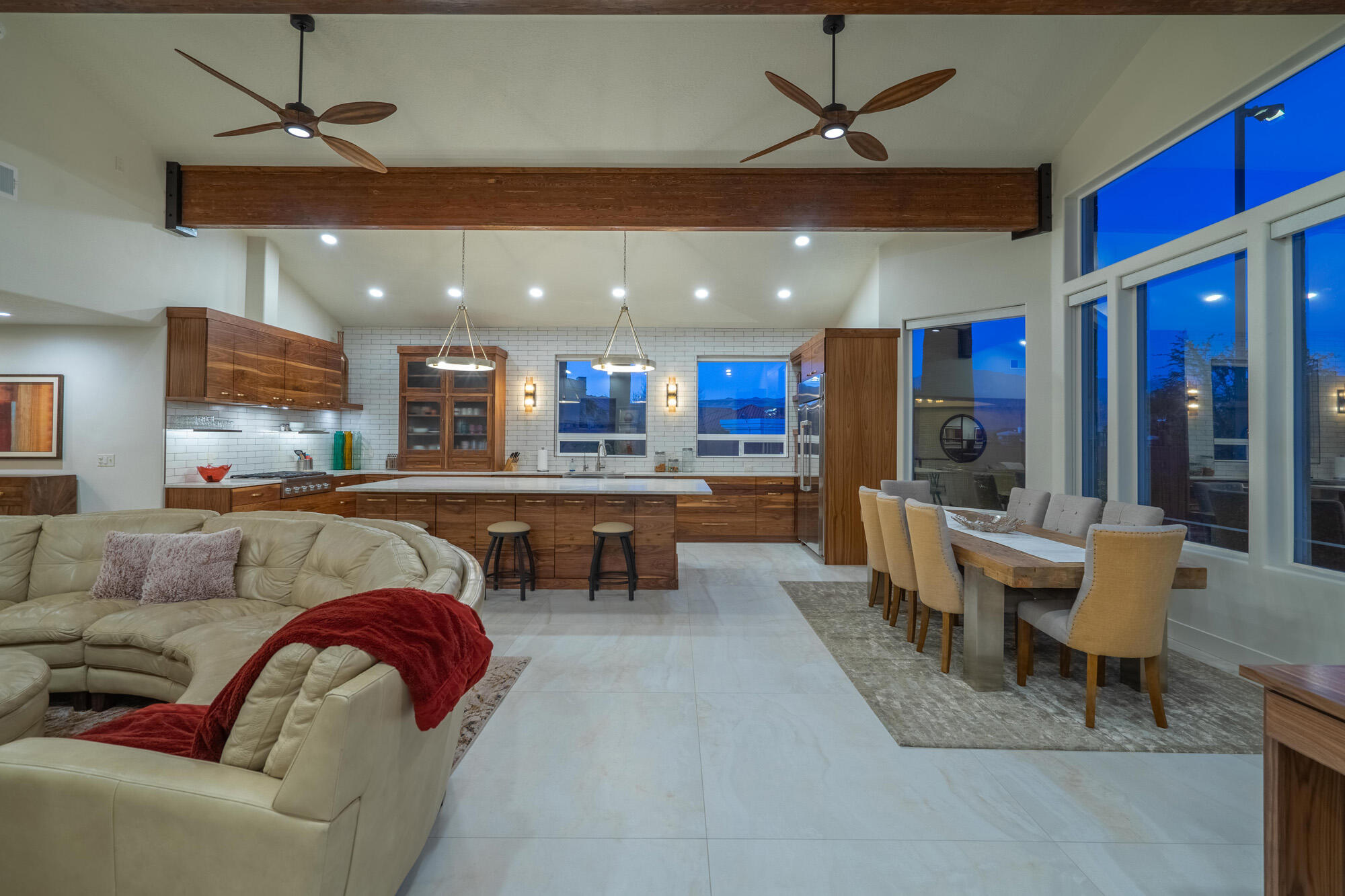 1297 W LIONS HEAD DR