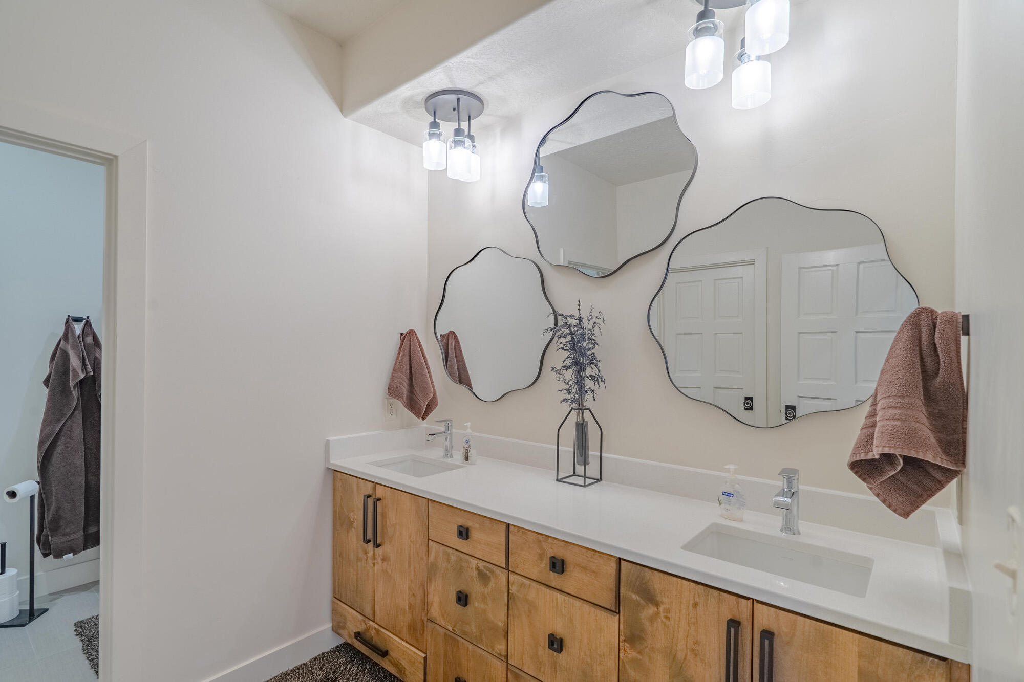 1297 W LIONS HEAD DR