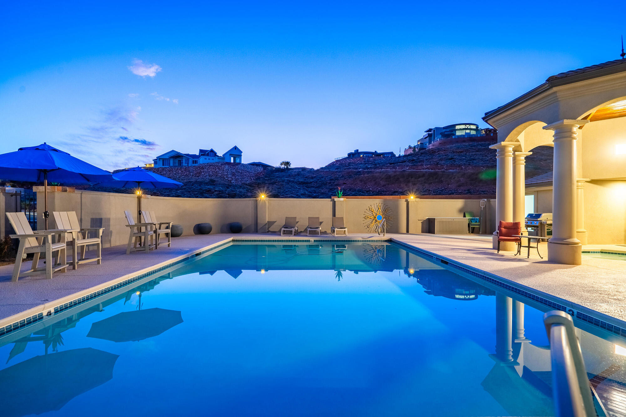 1297 W LIONS HEAD DR