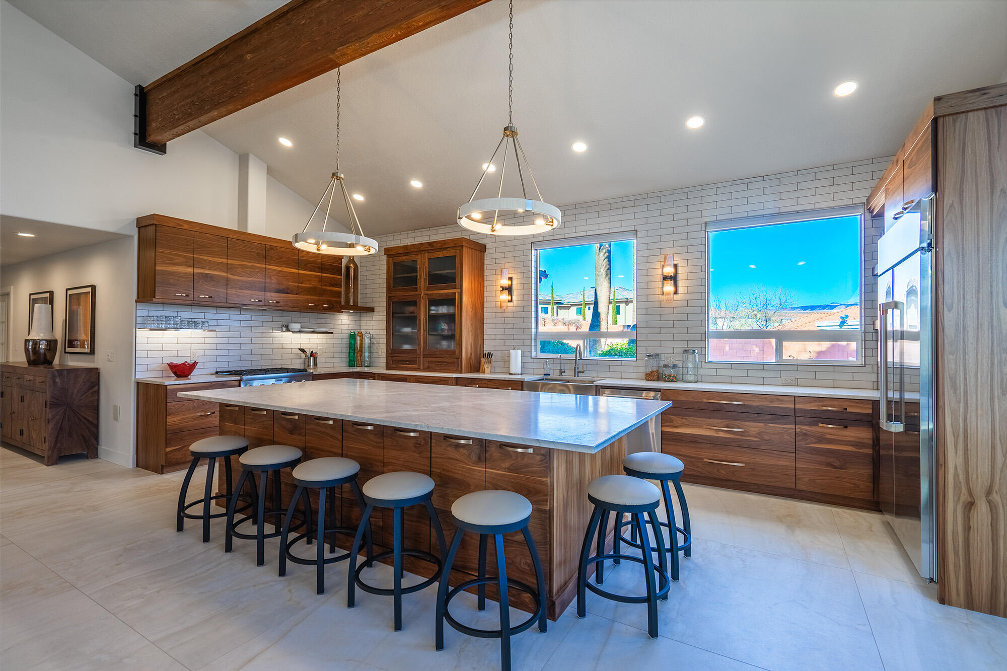 1297 W LIONS HEAD DR