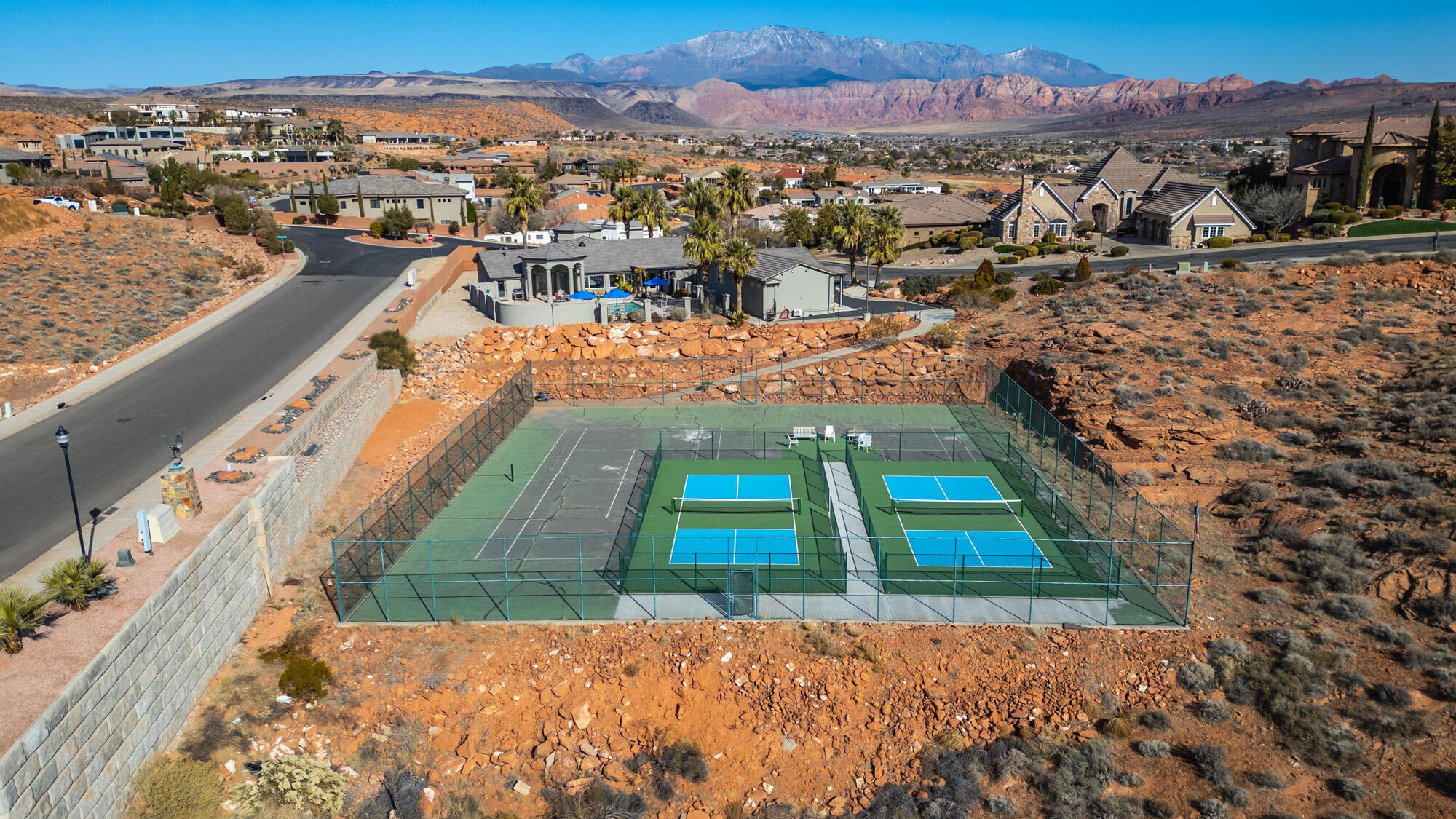 1297 W LIONS HEAD DR