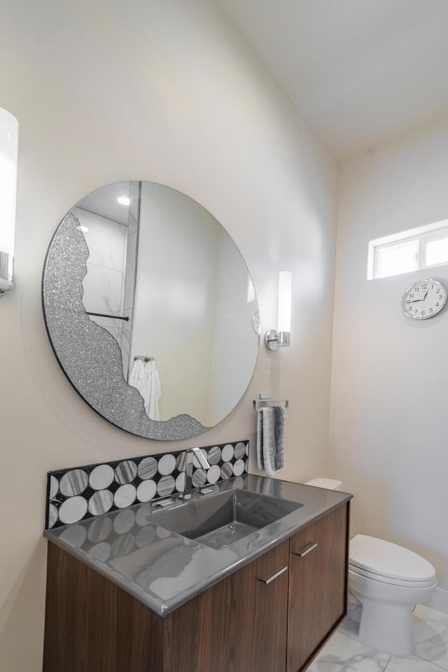 1297 W LIONS HEAD DR