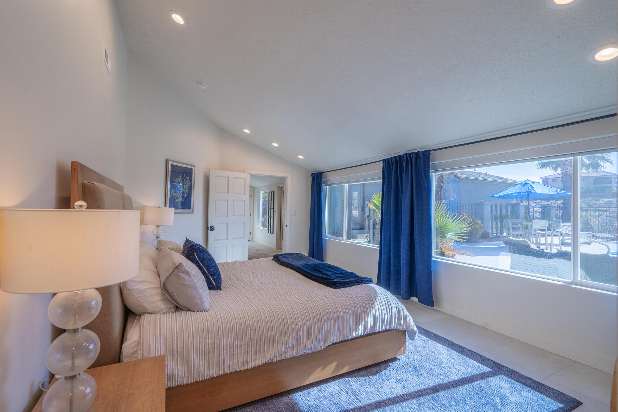 1297 W LIONS HEAD DR