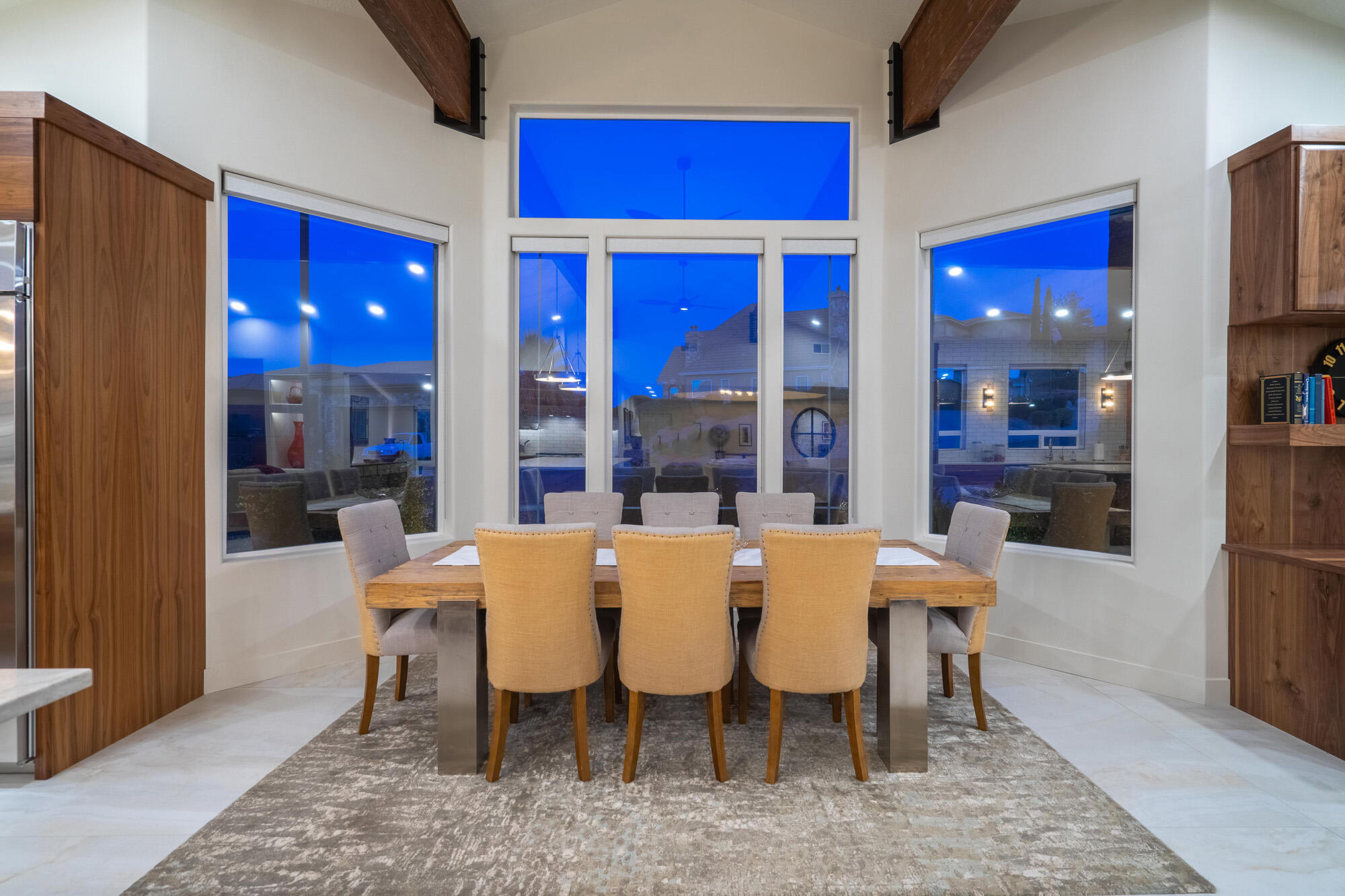 1297 W LIONS HEAD DR