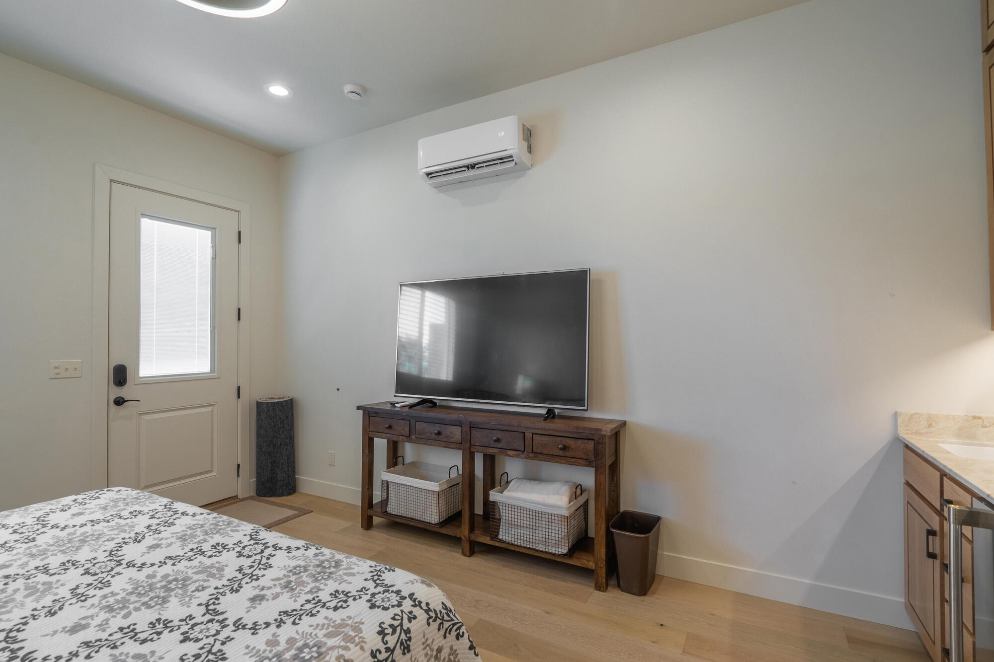 1297 W LIONS HEAD DR