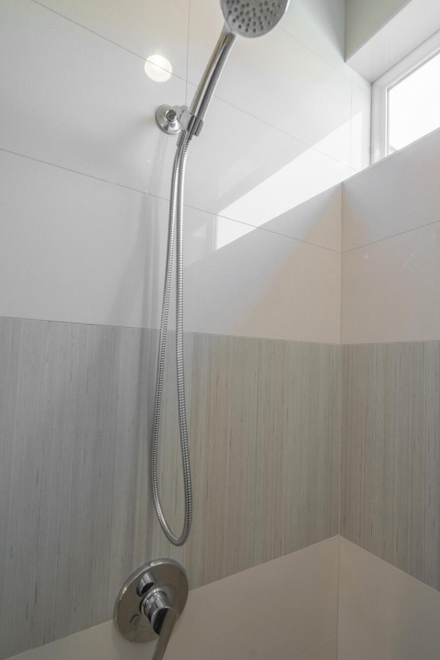 1297 W LIONS HEAD DR